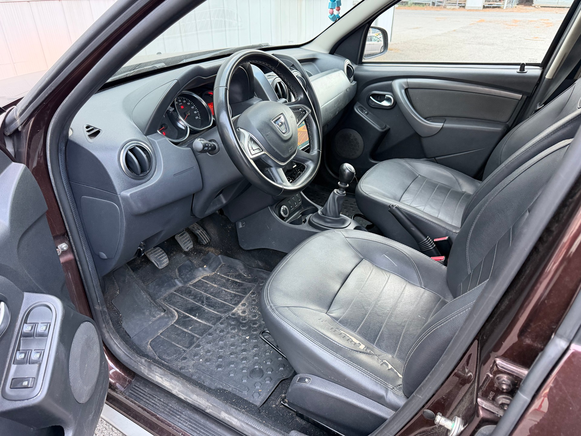 DACIA Duster 1.5 dCi Unlimited 4x4-image-9