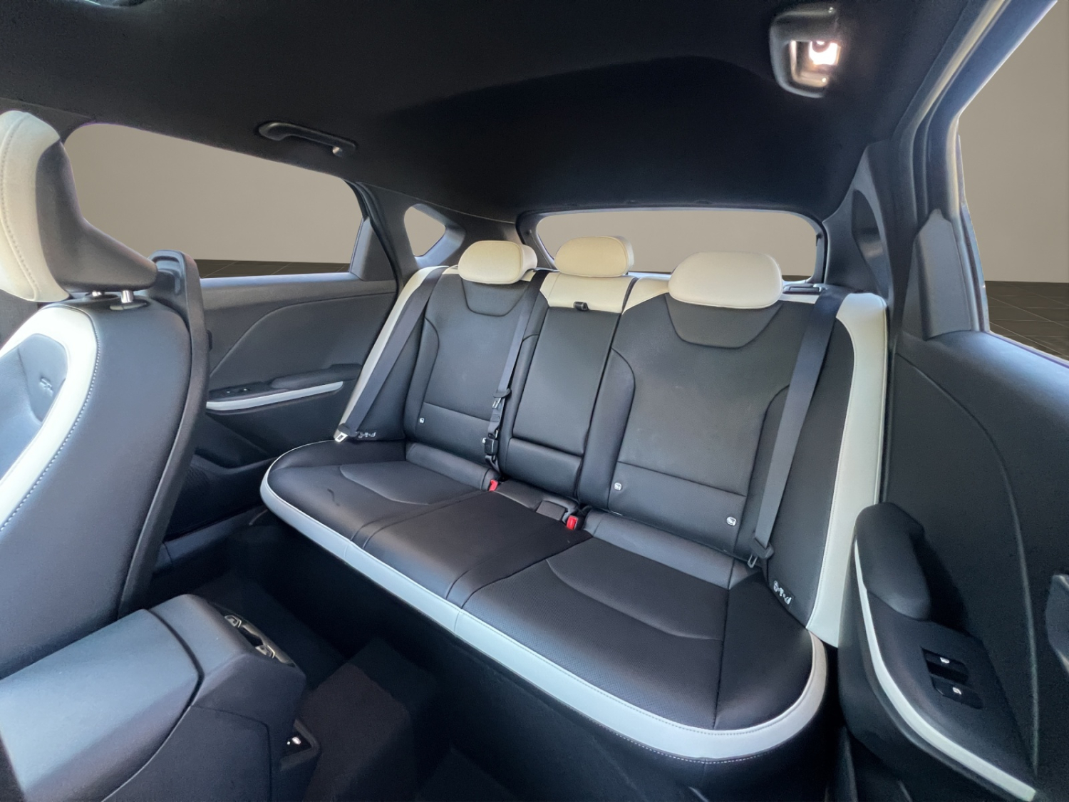 KIA K4 1.6 T-GDi GT-Line-image-16