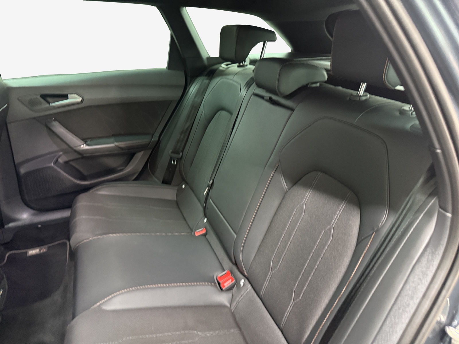 CUPRA LEON ST 1.5 eTSI DSG-image-11