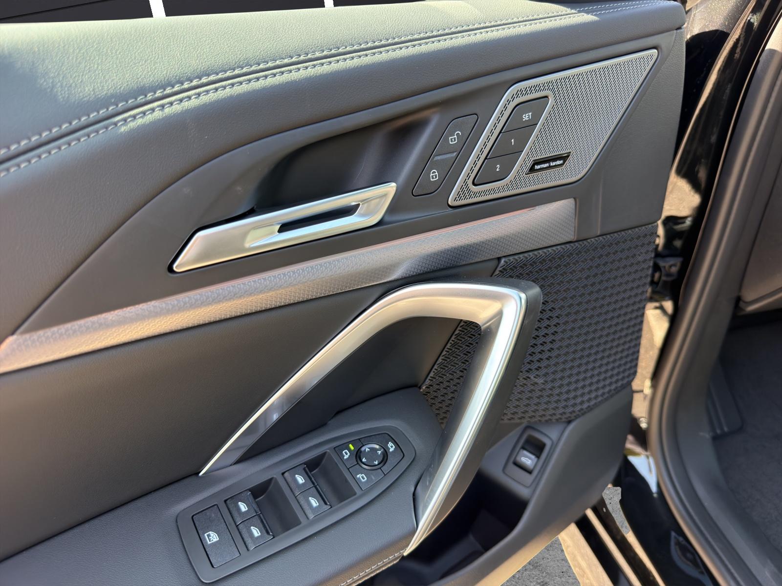 BMW X1 U11 23i xDrive paddles-image-7