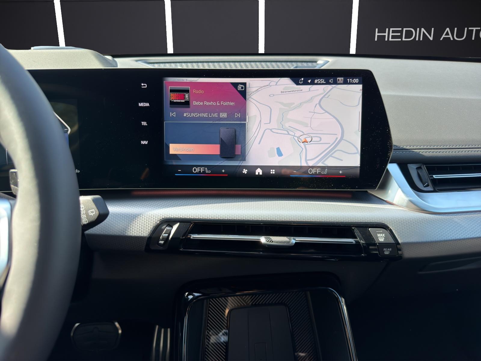 BMW X1 U11 23i xDrive paddles-image-12