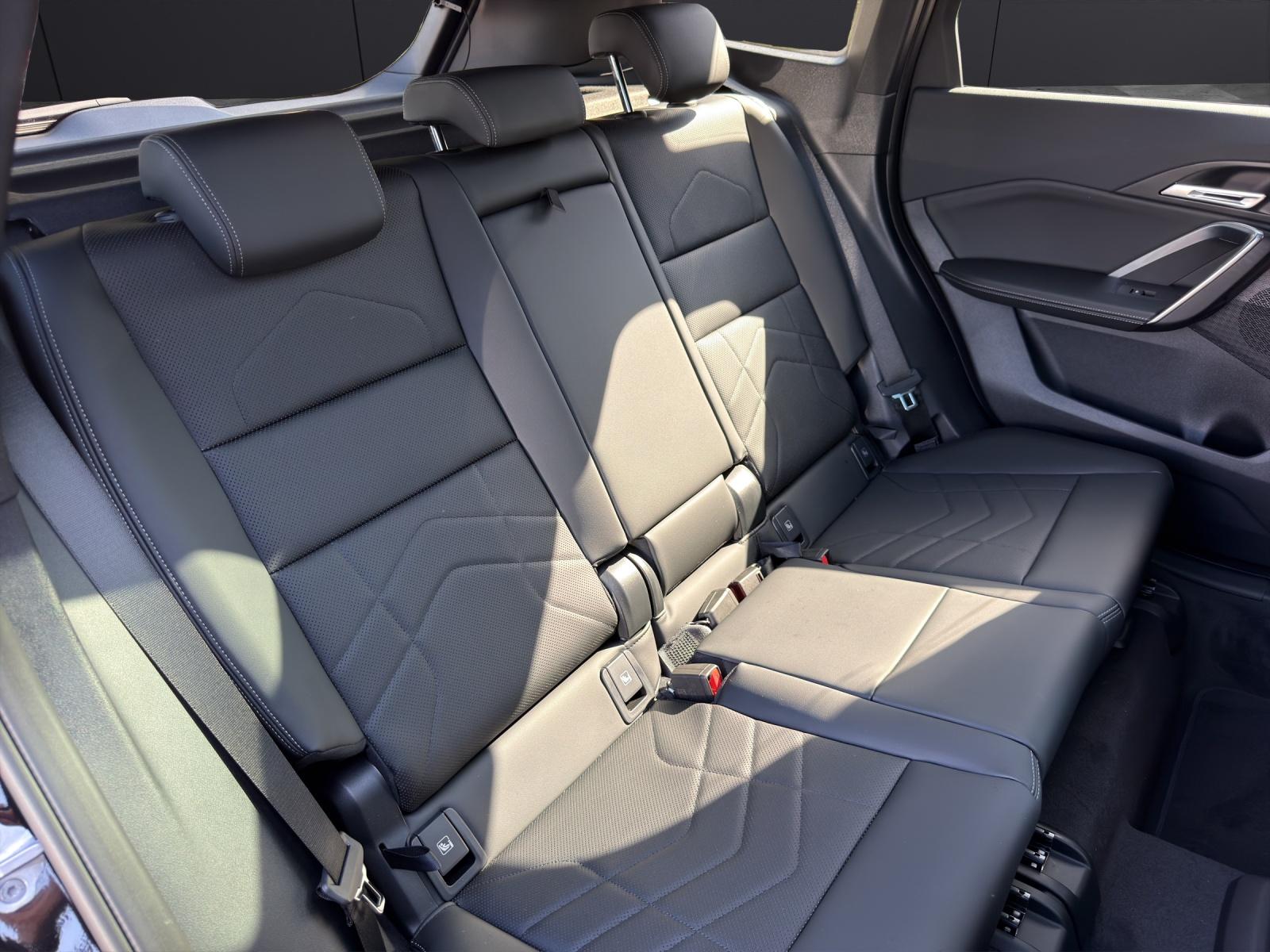 BMW X1 U11 23i xDrive paddles-image-13