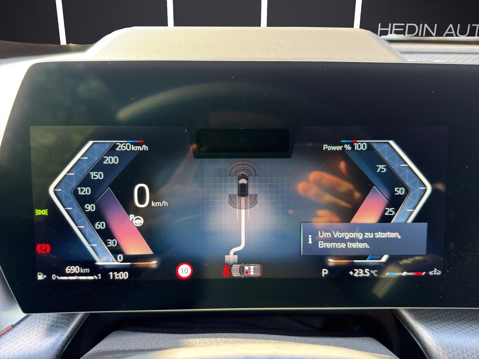 BMW X1 U11 23i xDrive paddles-image-10