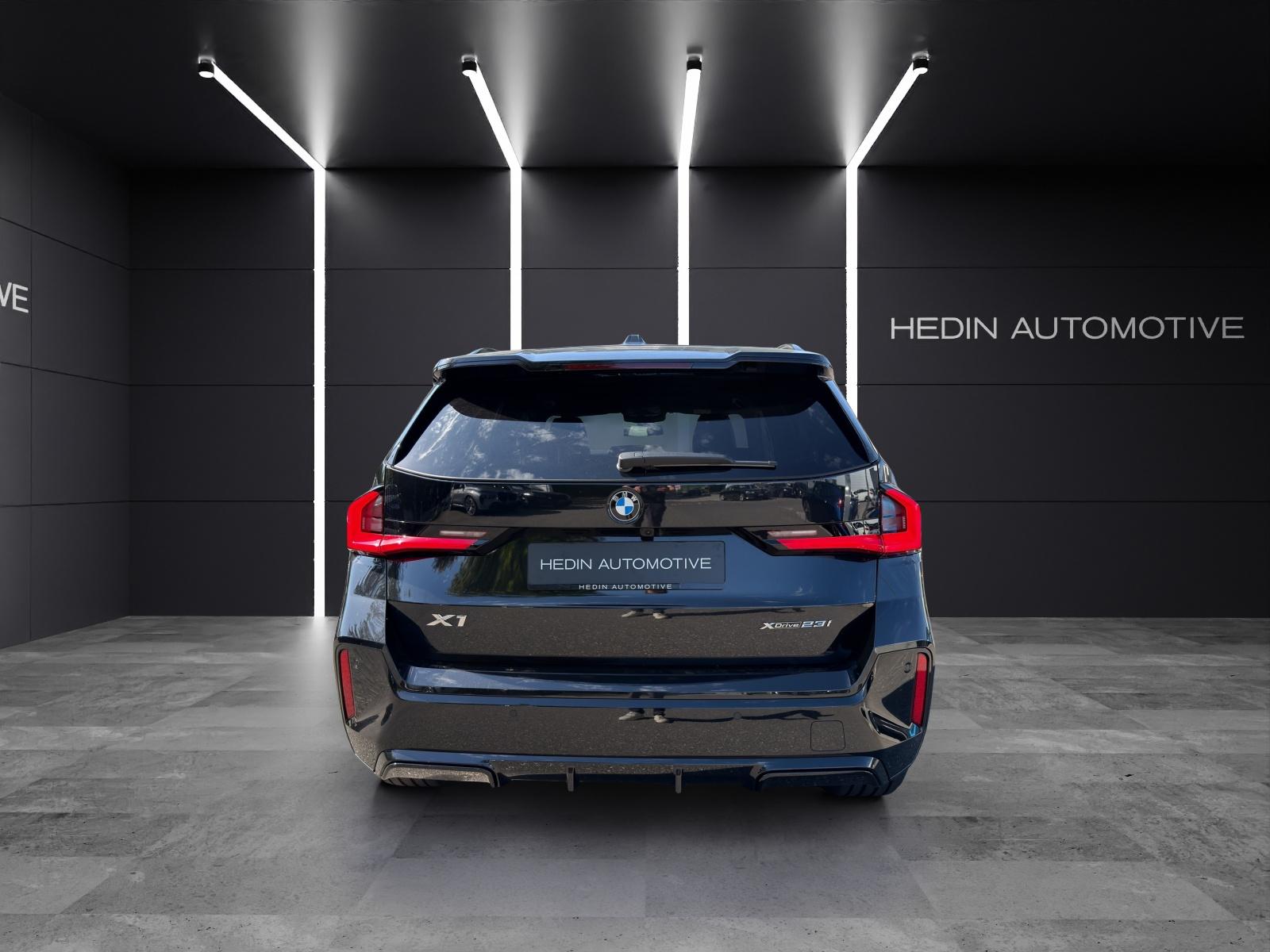 BMW X1 U11 23i xDrive paddles-image-8