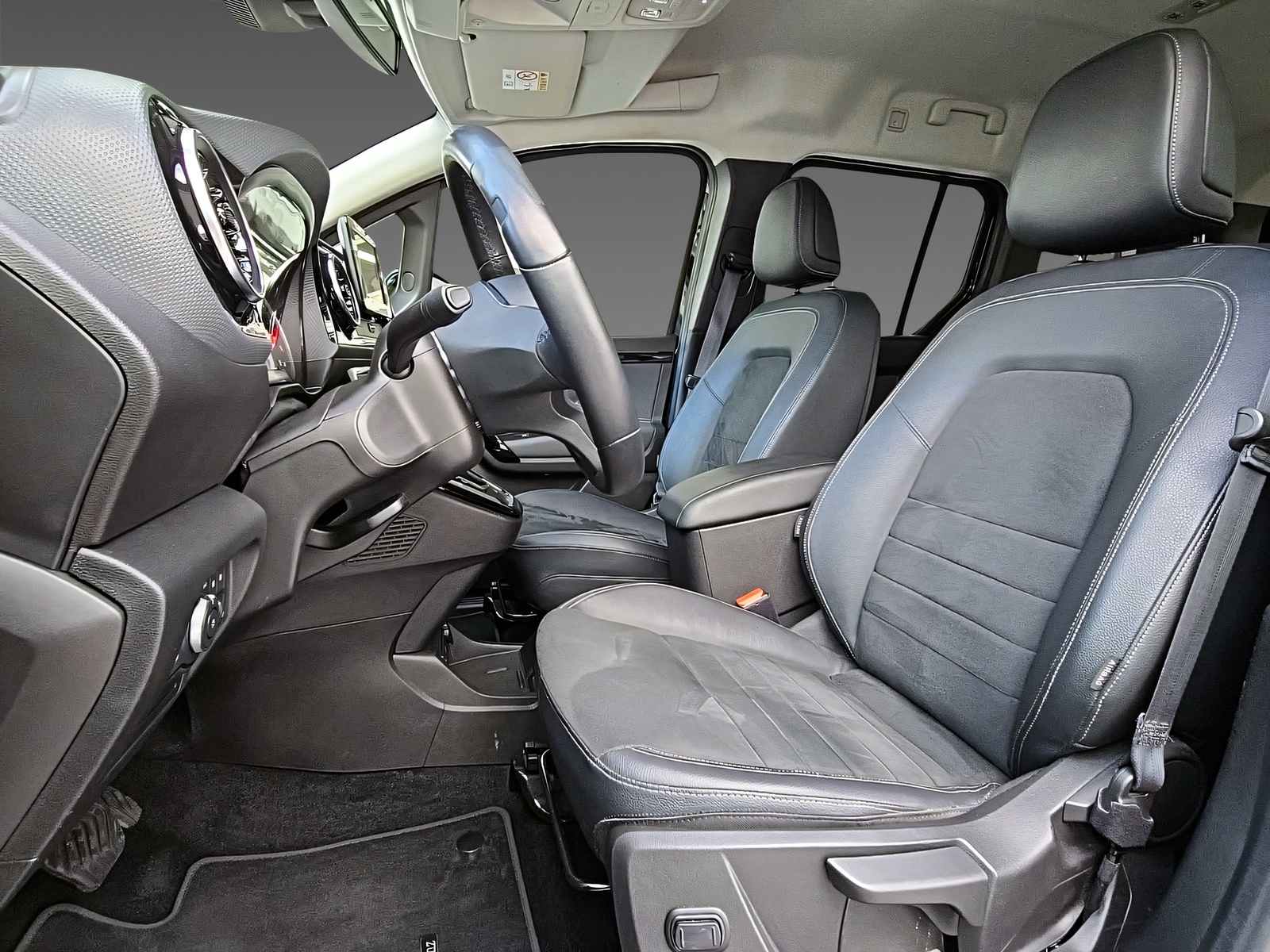 MERCEDES-BENZ T 180 d Style-image-8