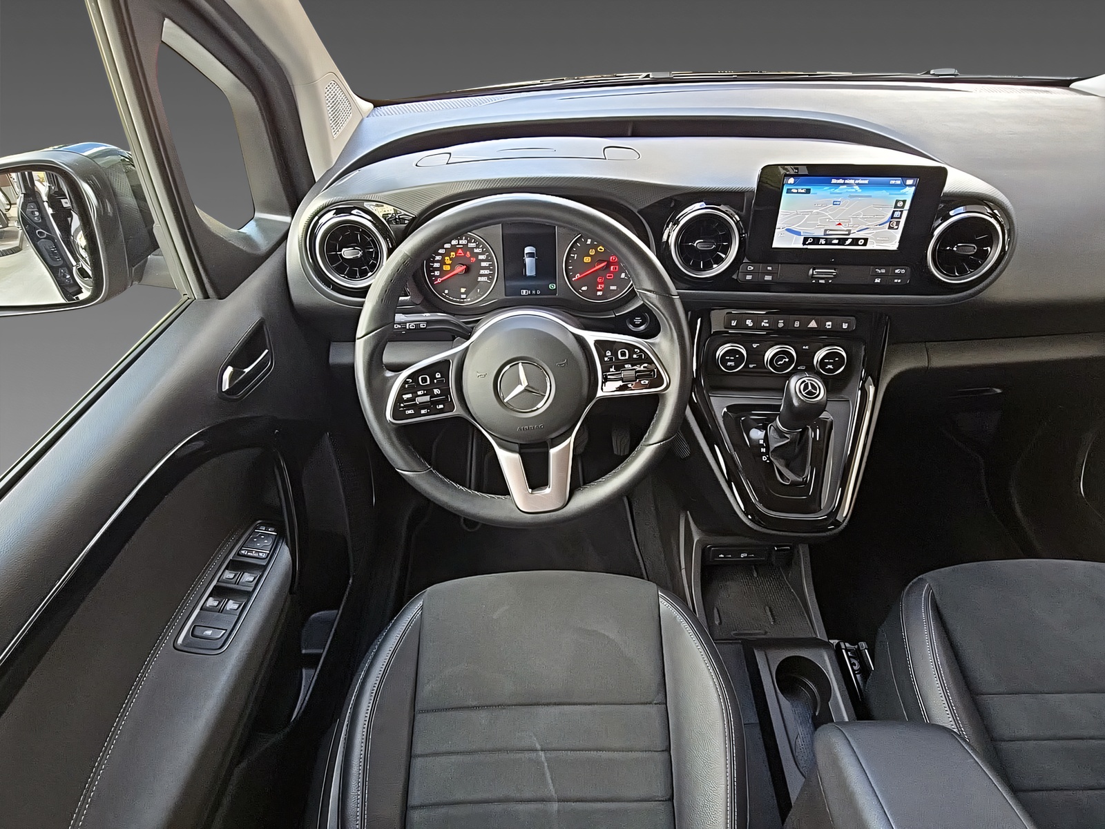 MERCEDES-BENZ T 180 d Style-image-13
