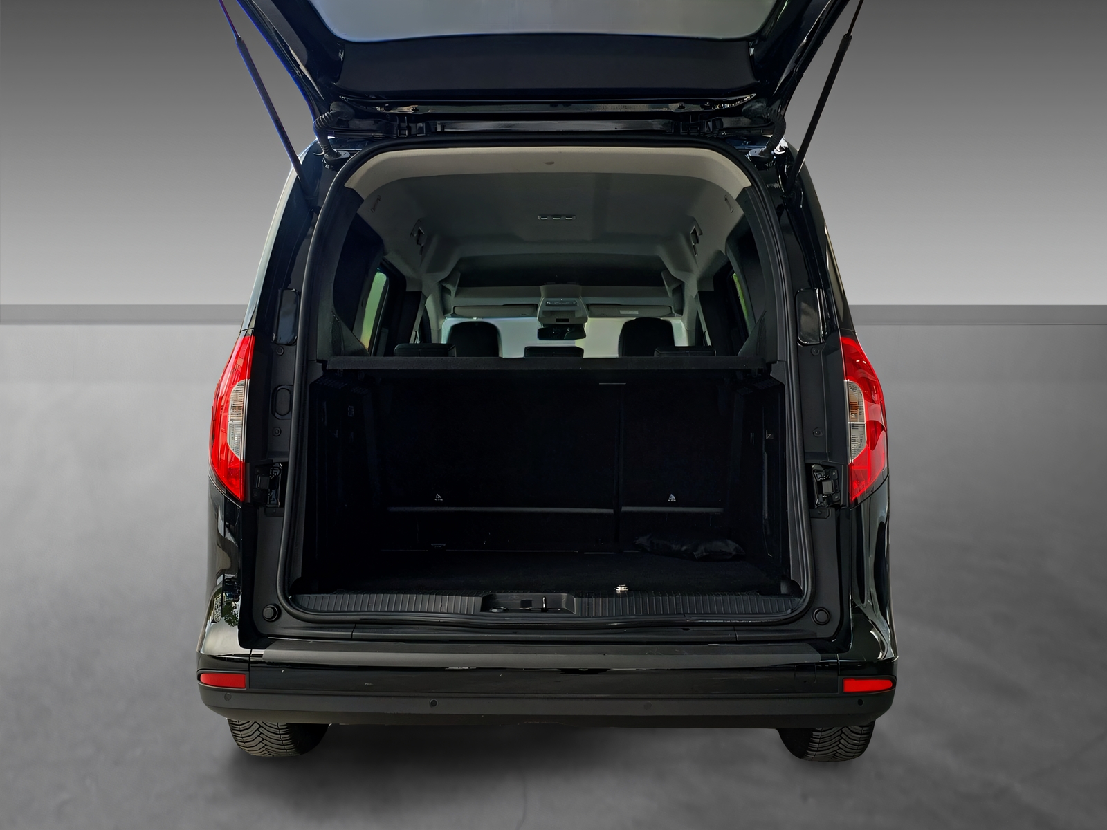 MERCEDES-BENZ T 180 d Style-image-5