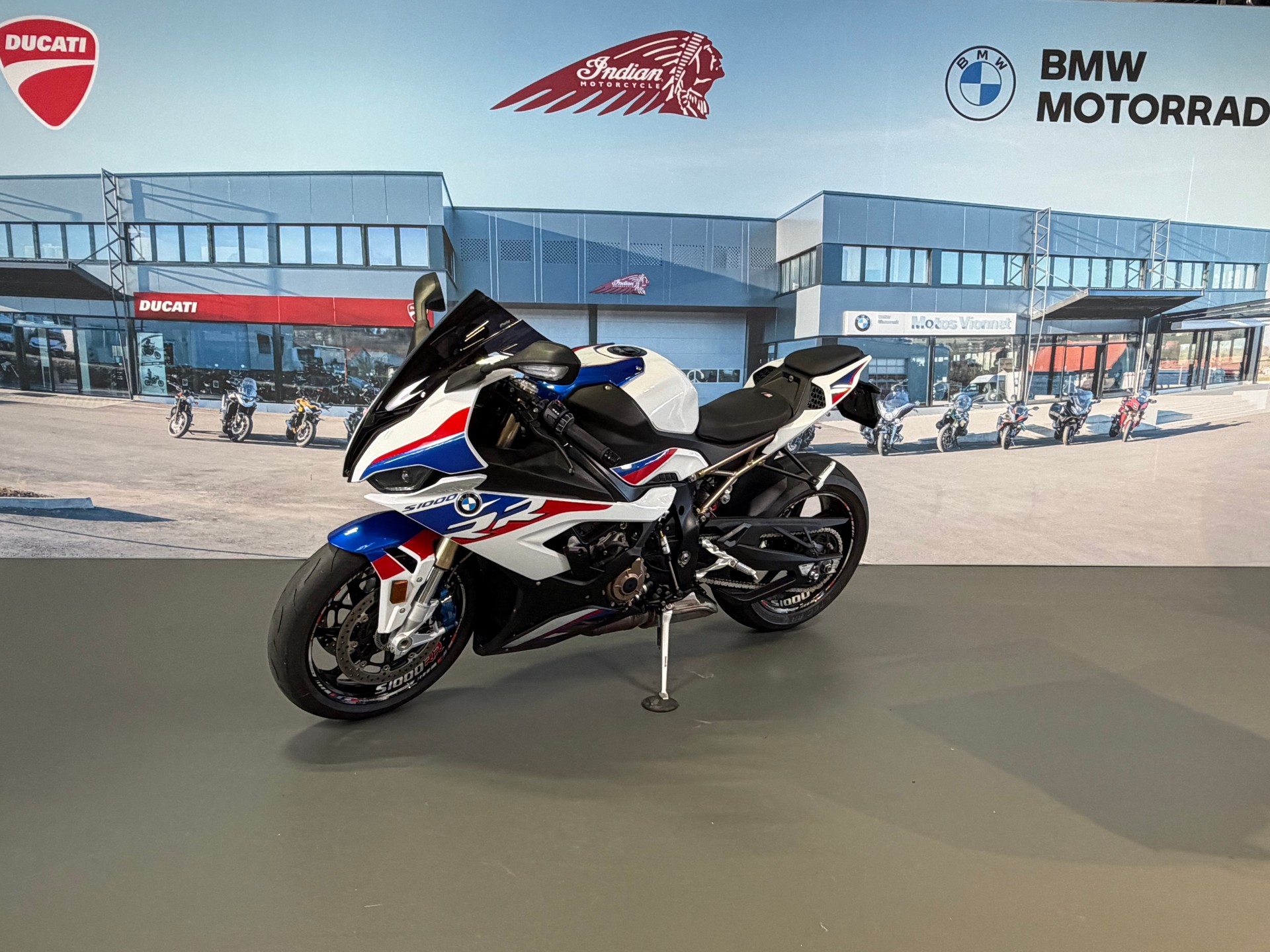 BMW S 1000 RR-showroom-element-2