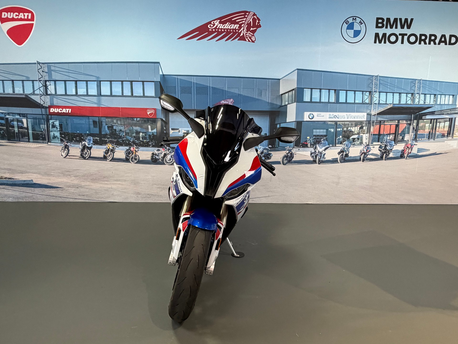 BMW S 1000 RR-showroom-element-1