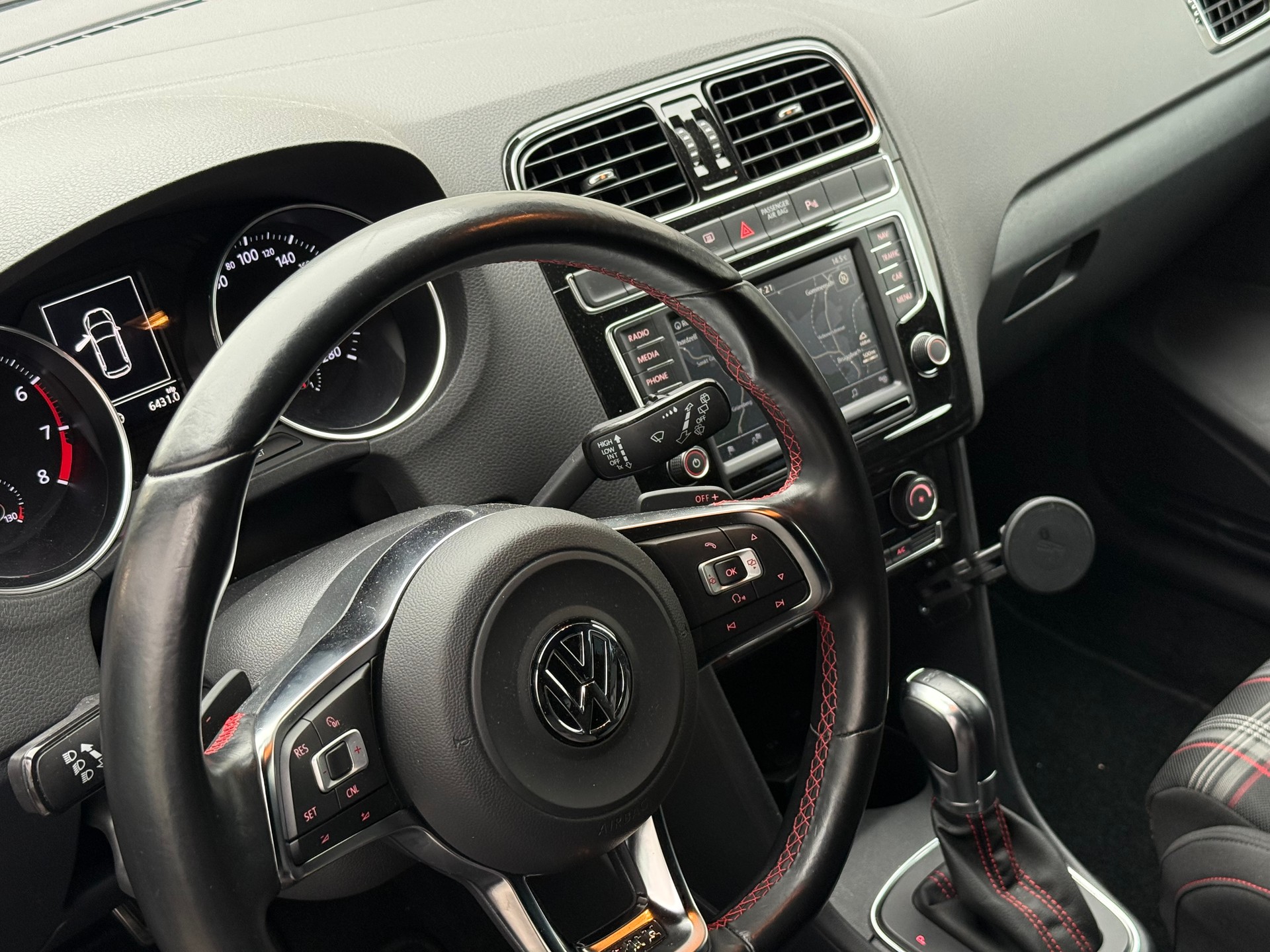 VW Polo 1.8 TSI GTI DSG-image-6
