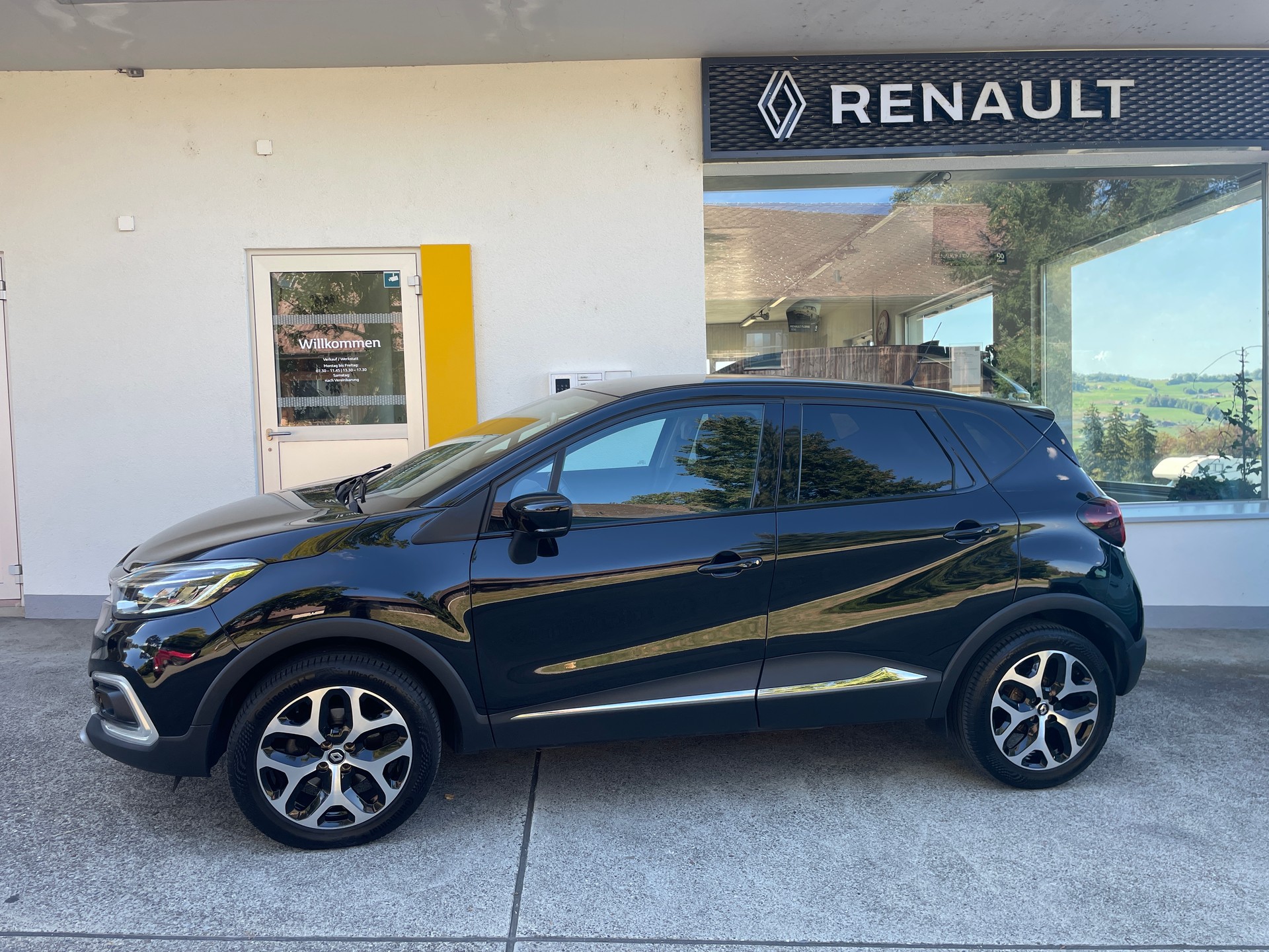 RENAULT Captur 1.2 T 16V Intens-image-0