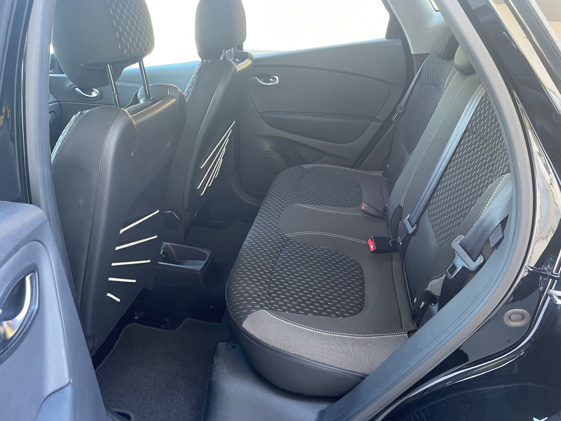 RENAULT Captur 1.2 T 16V Intens-image-5