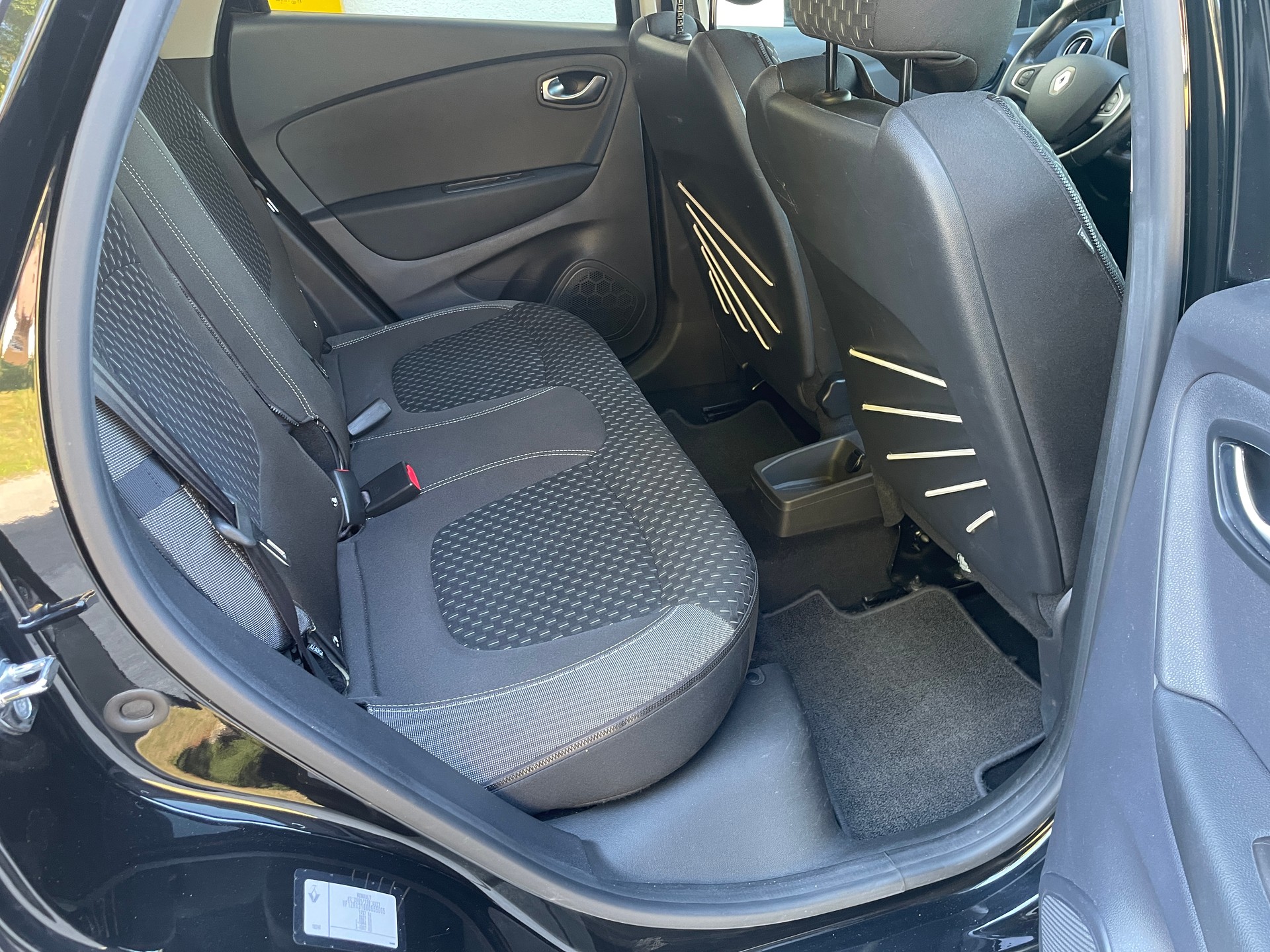 RENAULT Captur 1.2 T 16V Intens-image-7