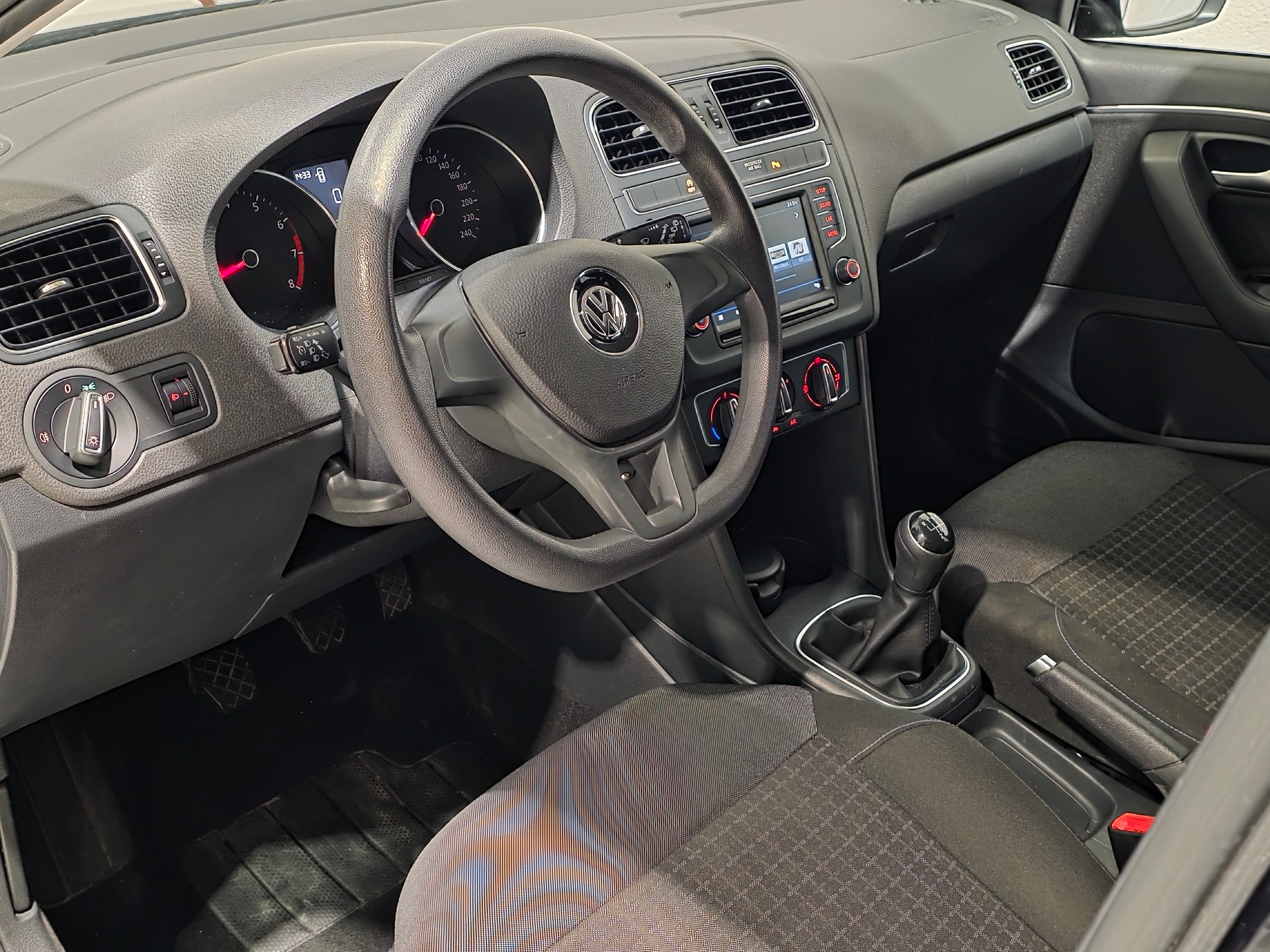 VW Polo 1.2 TSI BMT Comfortline-image-6