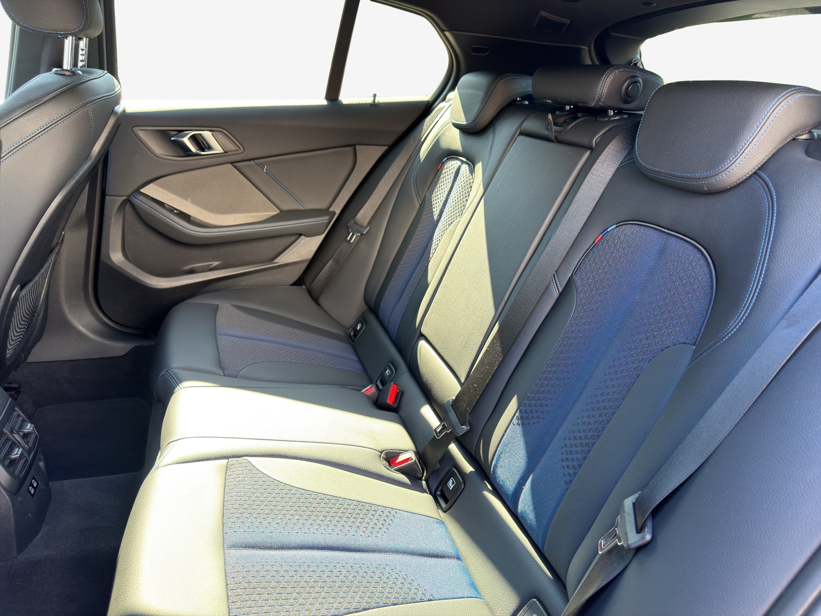BMW 118i Pure M Sport Steptronic-image-11