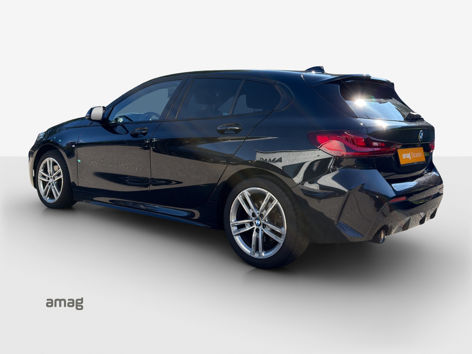 BMW 118i Pure M Sport Steptronic-image-2