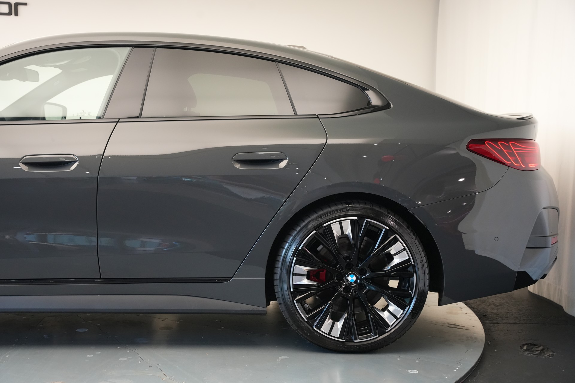 BMW M440i xDrive 48V Gran Coupé M Sport Pro Steptronic *Facelift* *Glasapplikation* *Carbon*-image-43