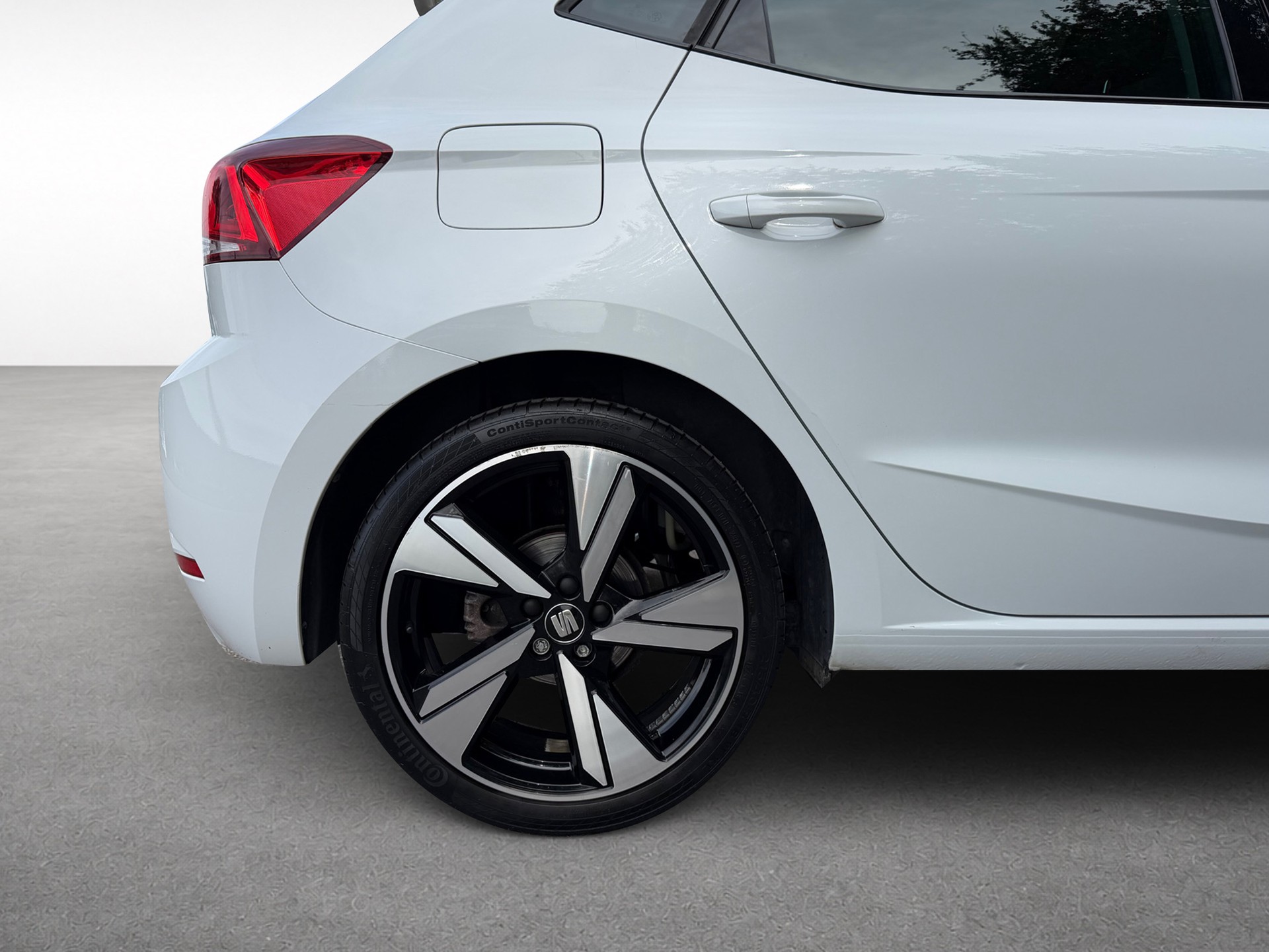 SEAT Ibiza 1.0 EcoTSI DSG Swiss FR *Navi* *Full LED* *ACC*-image-11