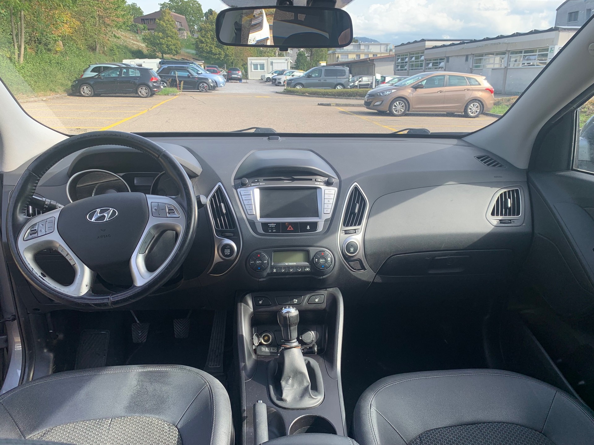 HYUNDAI iX 35 2.0 Premium 4WD-image-9