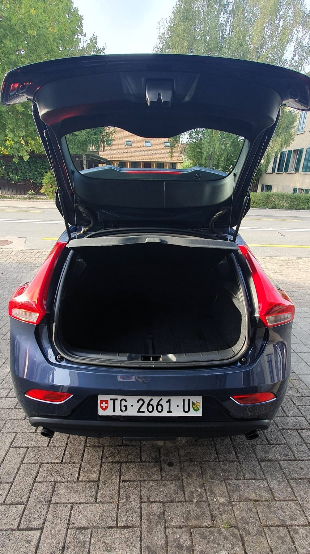 VOLVO V40 T4 Kinetic Powershift-image-4