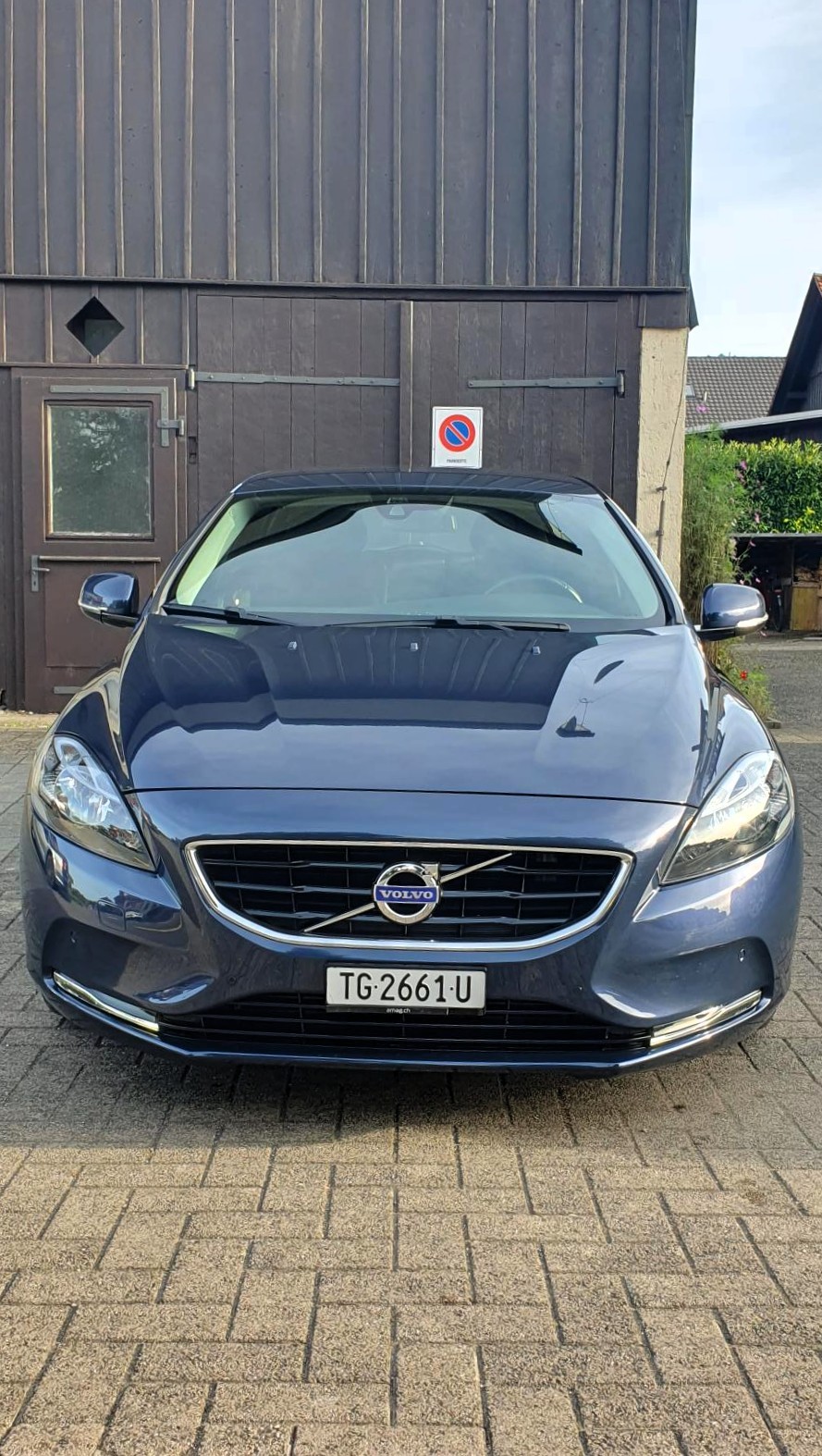 VOLVO V40 T4 Kinetic Powershift-image-0