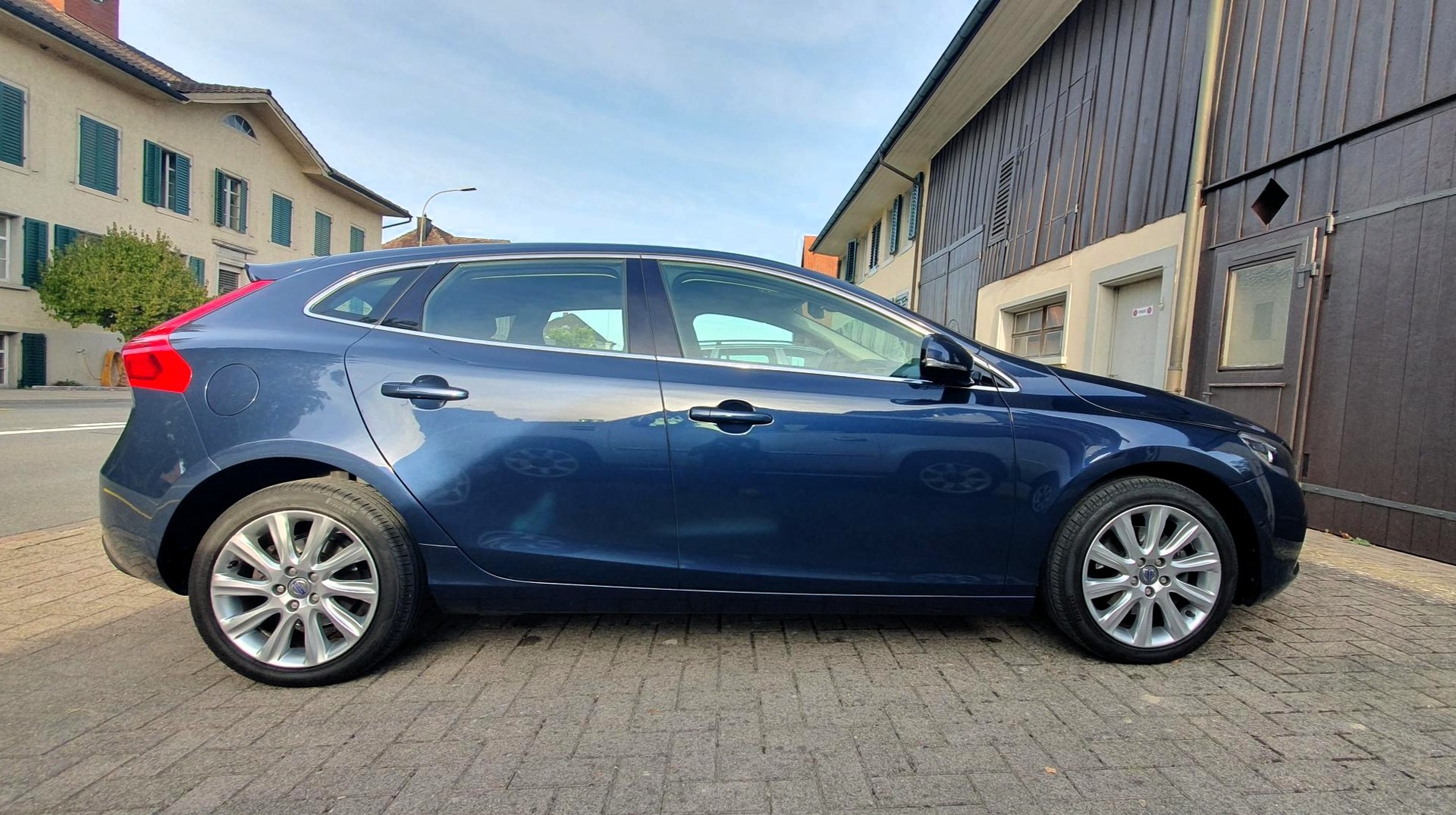 VOLVO V40 T4 Kinetic Powershift-image-6