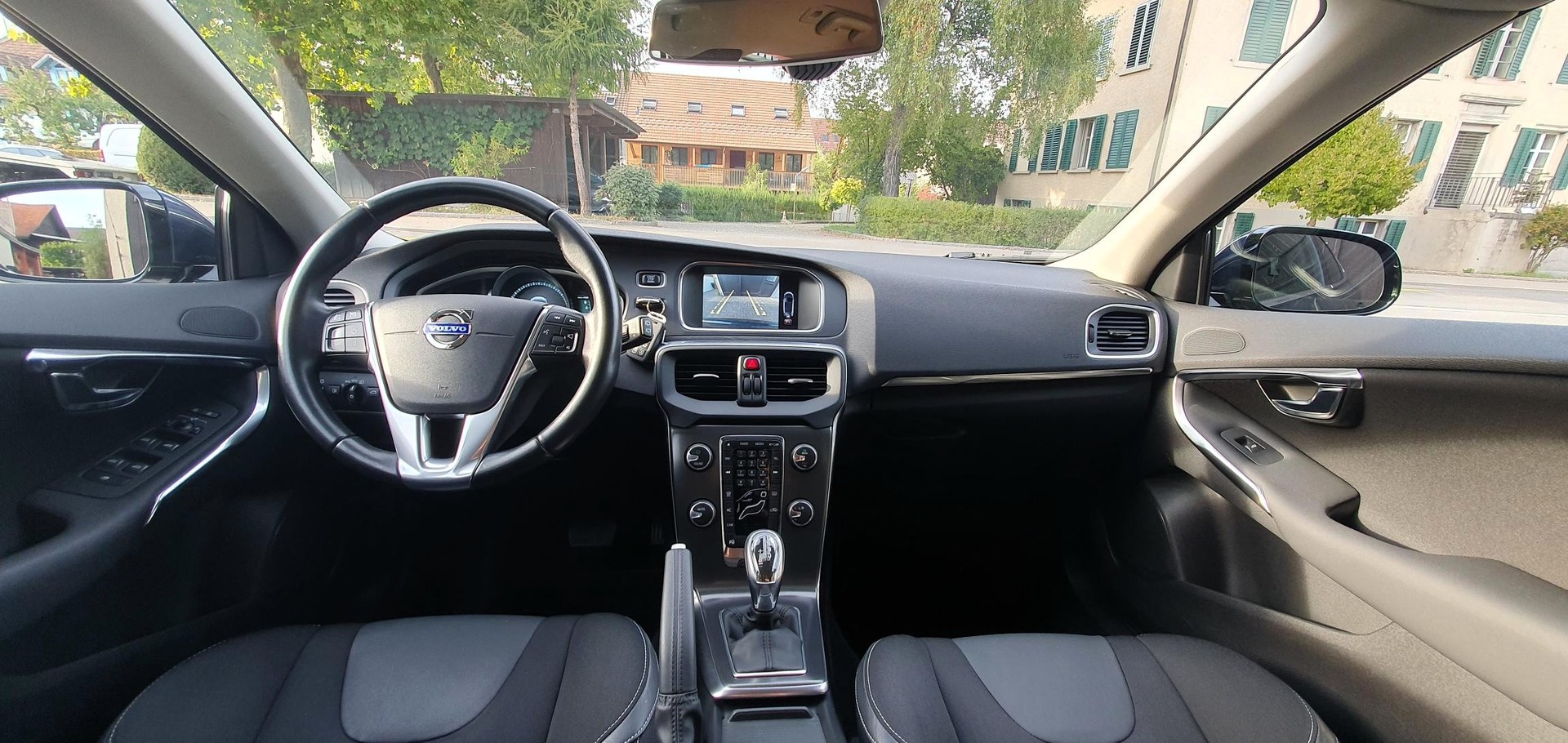 VOLVO V40 T4 Kinetic Powershift-image-10