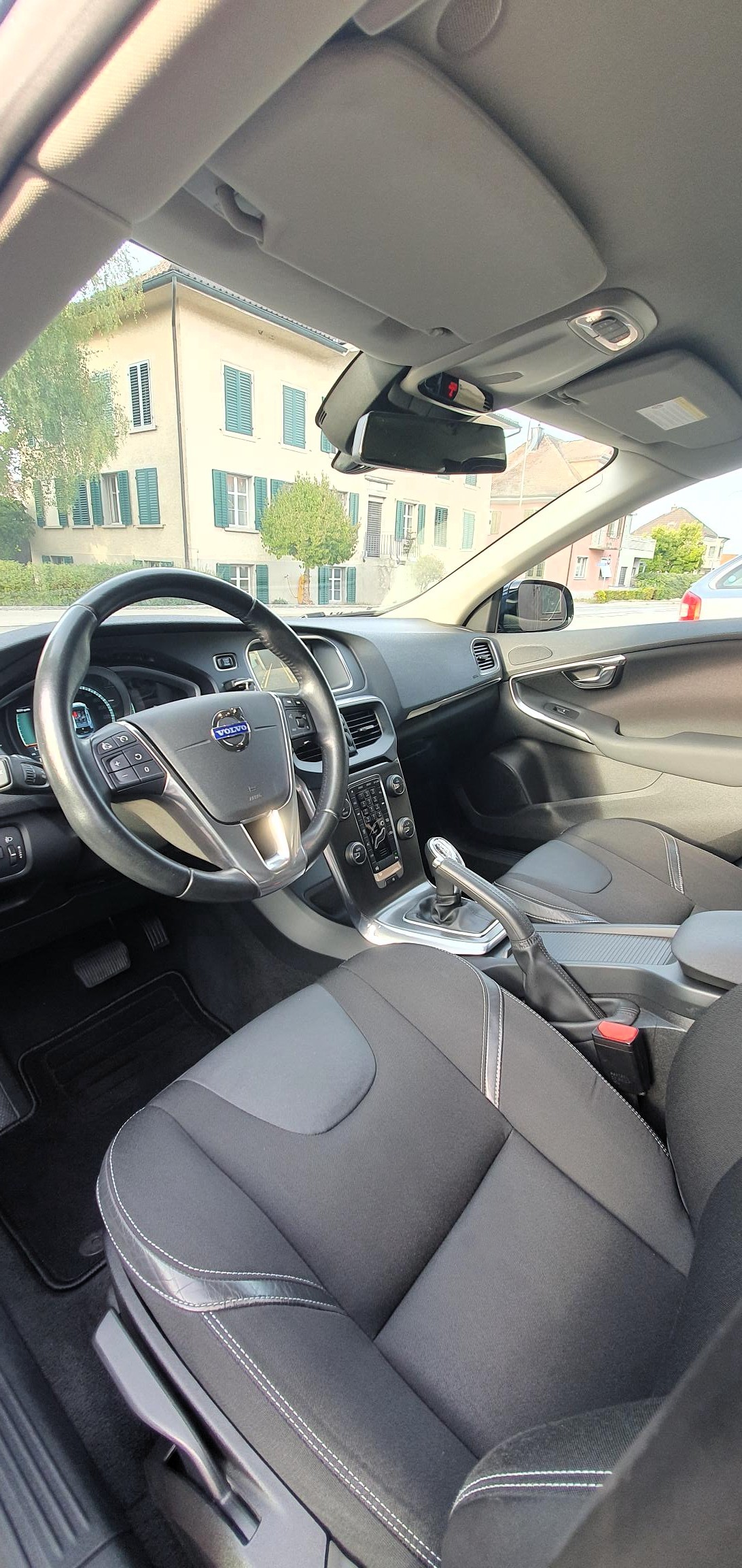 VOLVO V40 T4 Kinetic Powershift-image-8
