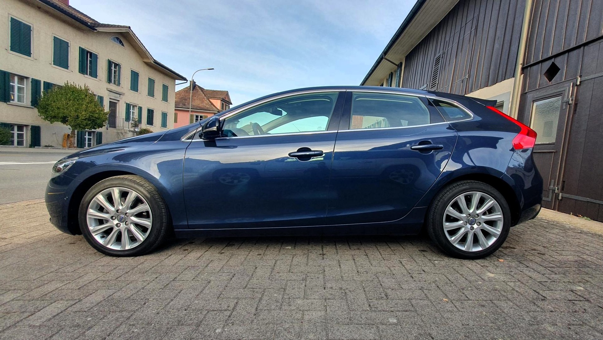 VOLVO V40 T4 Kinetic Powershift-image-7
