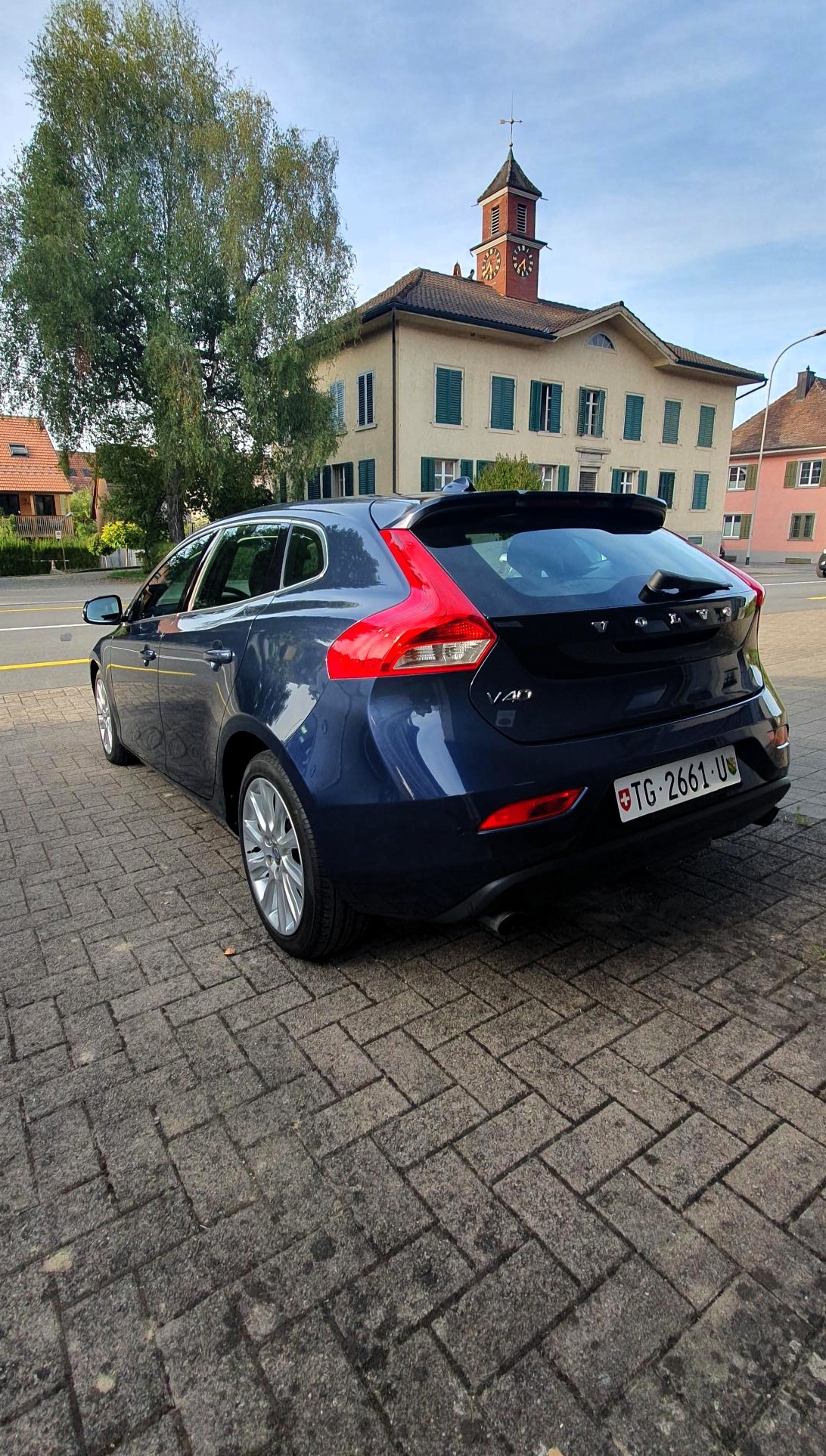VOLVO V40 T4 Kinetic Powershift-image-3