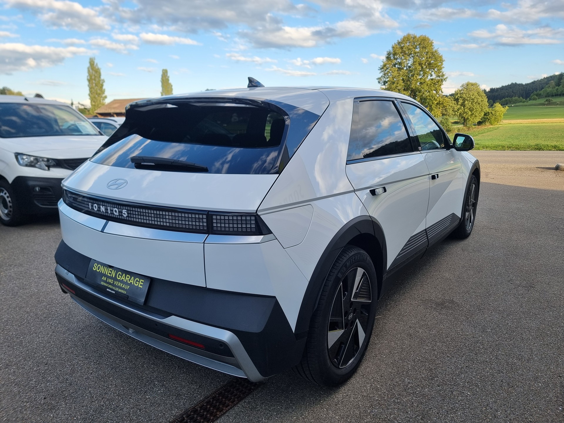 HYUNDAI Ioniq 5 84 kWh Amplia 2WD-image-12