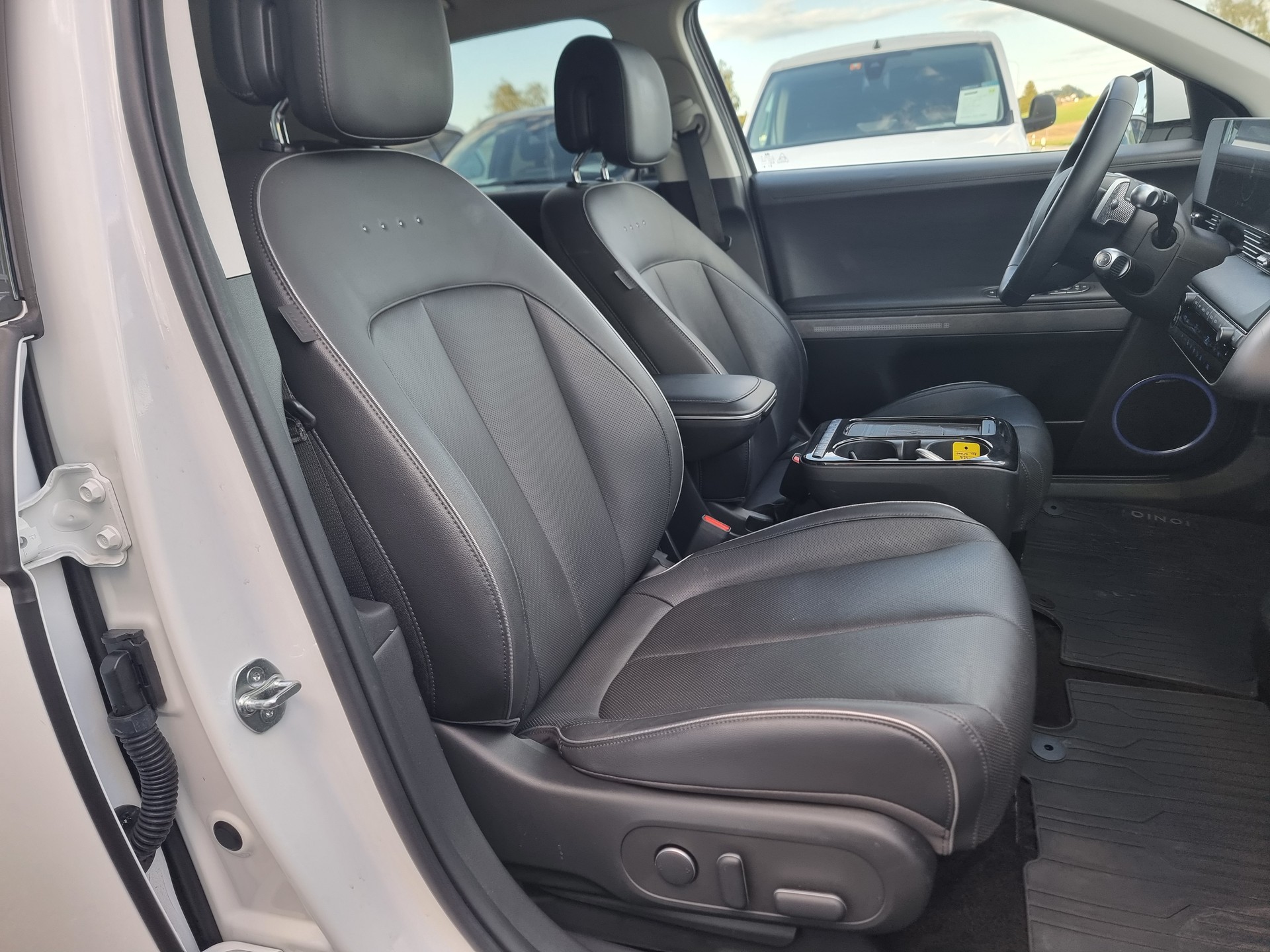 HYUNDAI Ioniq 5 84 kWh Amplia 2WD-image-8