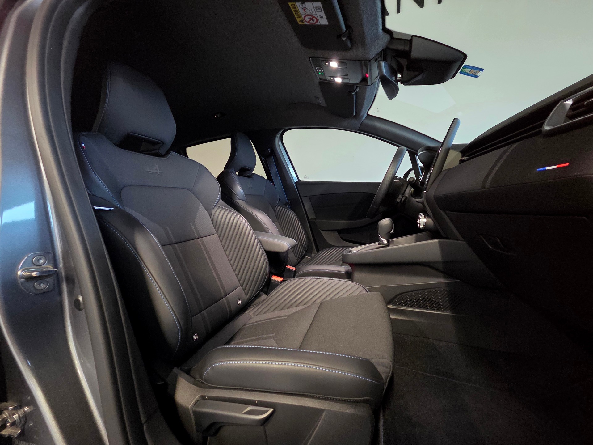 RENAULT Clio 1.6 E-Tech esprit Alpine-image-4