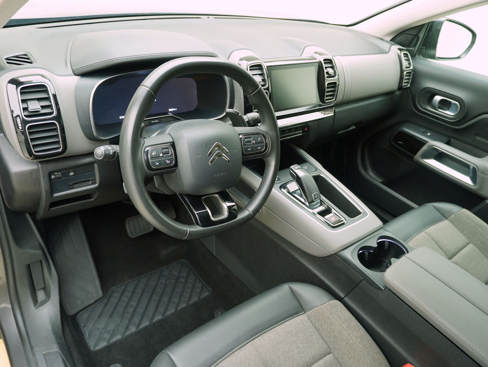 CITROEN C5 Aircross 1.2 PureTech Swiss-image-9