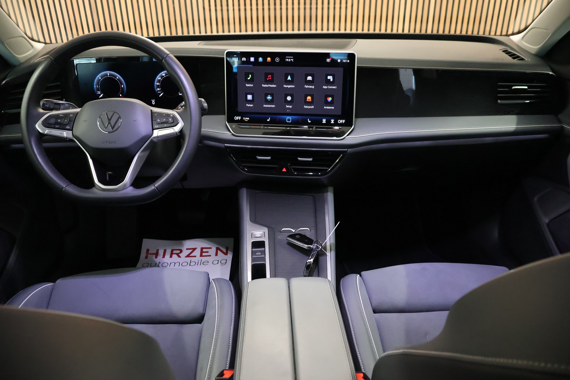 VW Passat Variant 2.0 TDI evo Business 4 Motion DSG-image-15