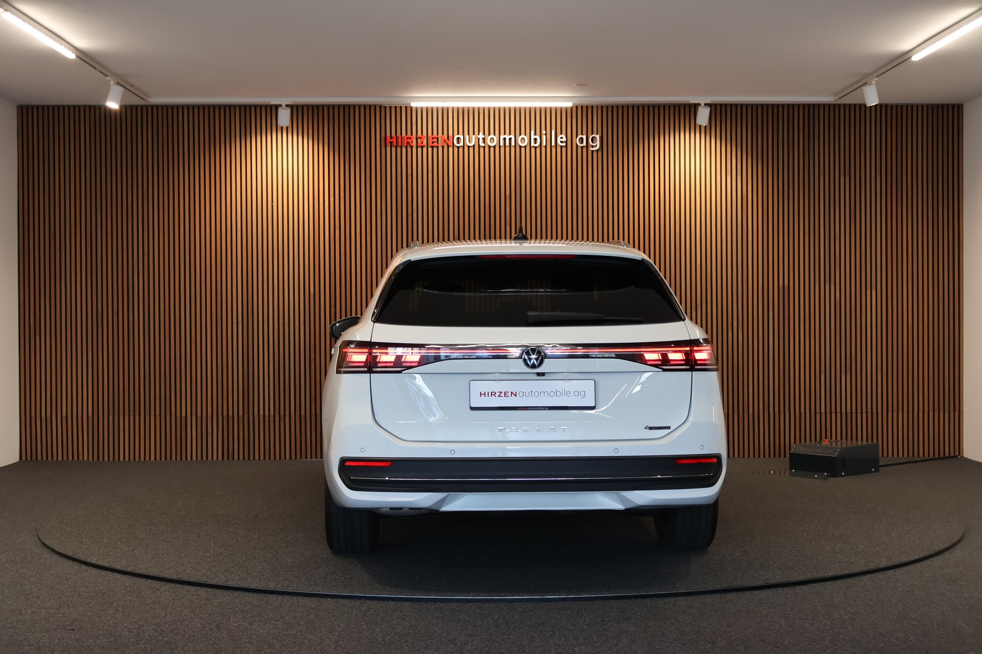 VW Passat Variant 2.0 TDI evo Business 4 Motion DSG-showroom-element-3