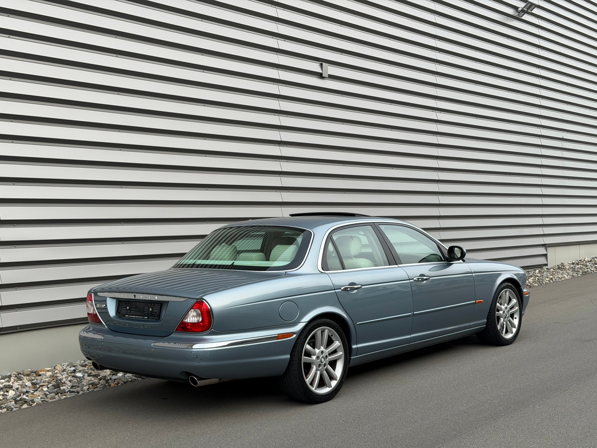 JAGUAR XJ8 4.2 V8 Executive-image-2