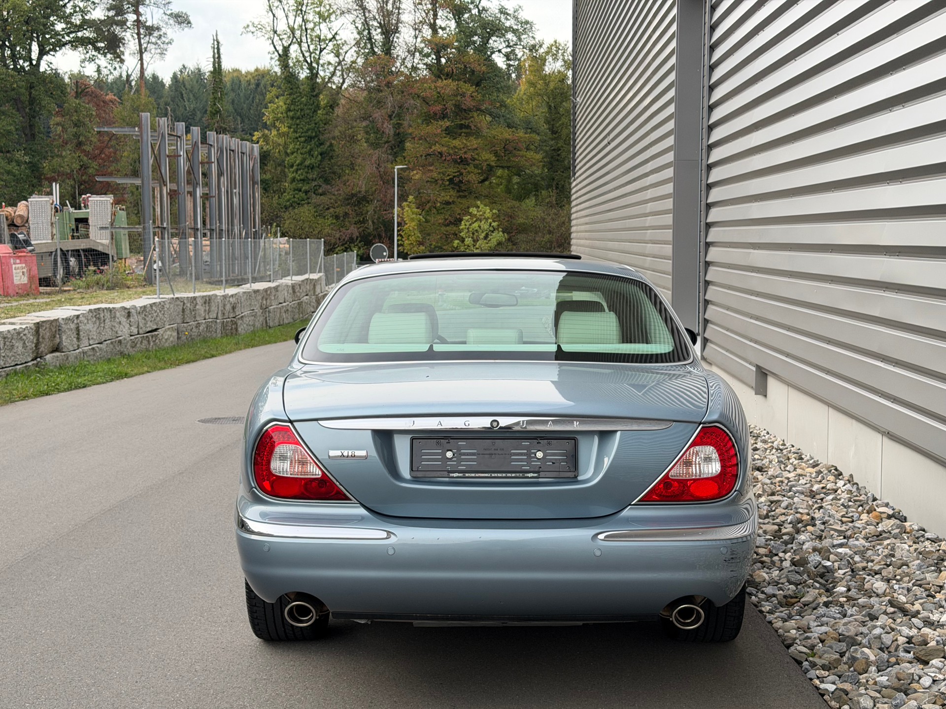 JAGUAR XJ8 4.2 V8 Executive-image-3