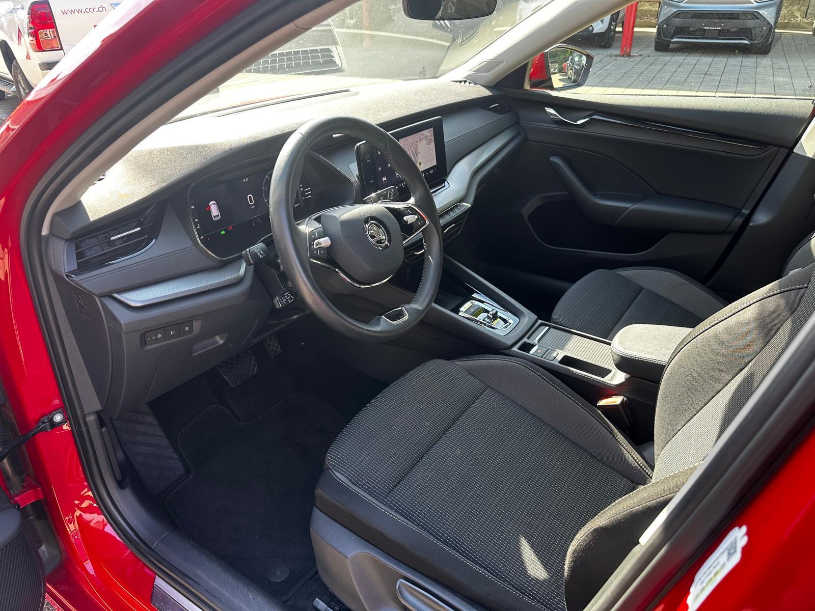 SKODA Octavia Combi 2.0 TDI 150 Ambition DSG-image-7