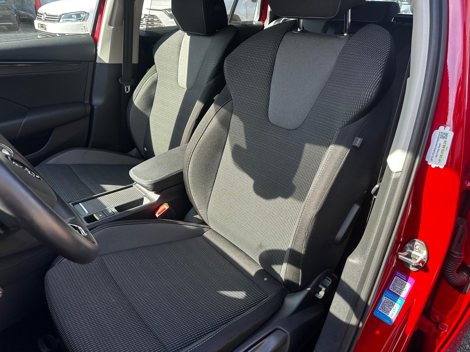 SKODA Octavia Combi 2.0 TDI 150 Ambition DSG-image-9