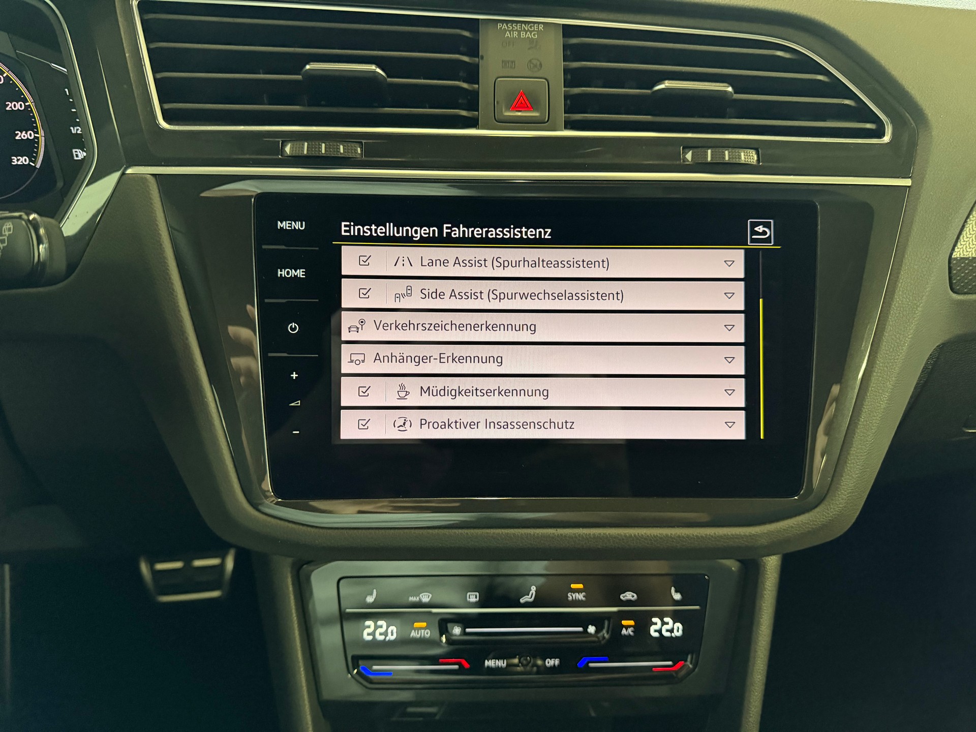 VW Tiguan 2.0TSI R 4Motion DSG-image-16