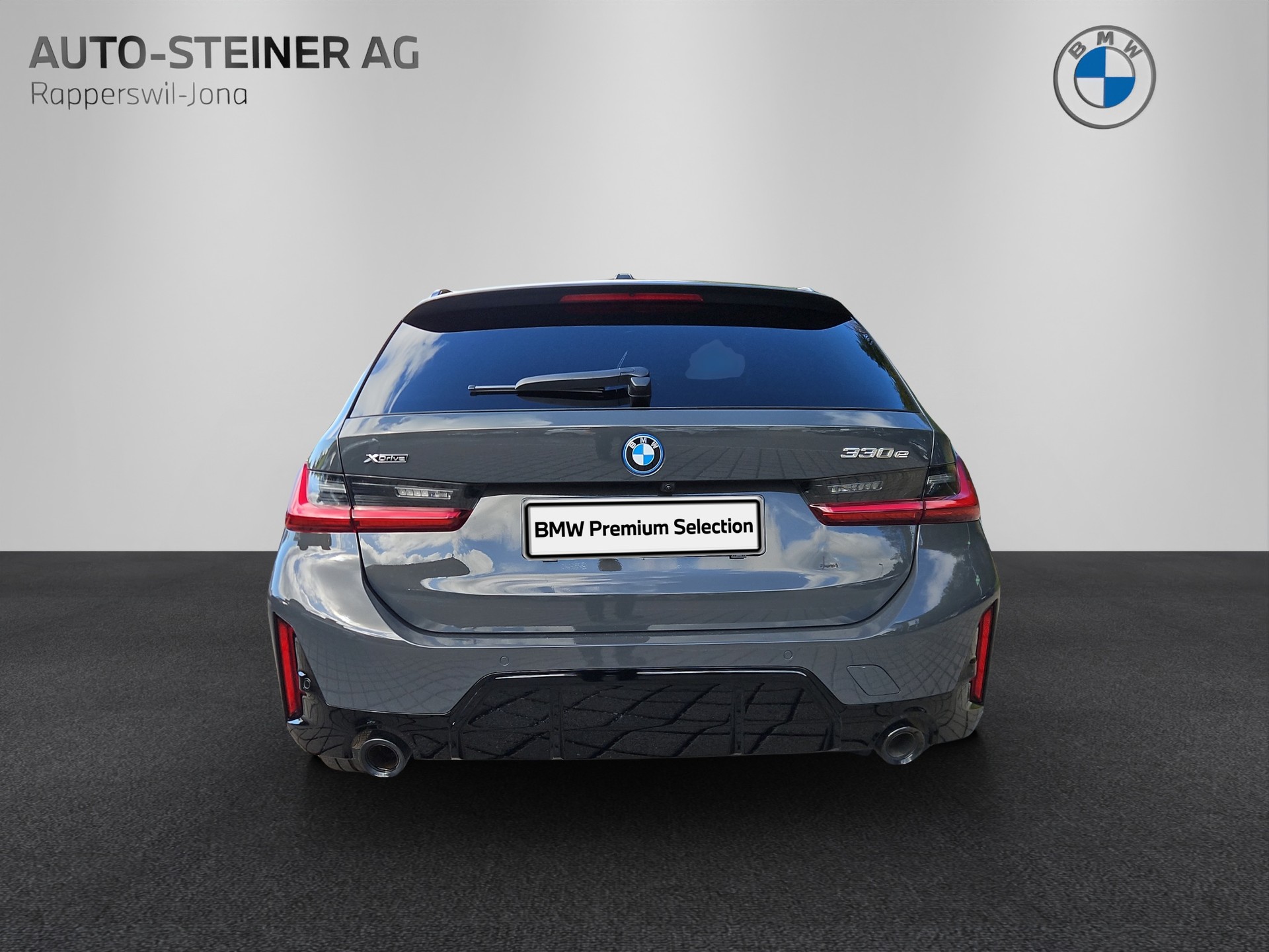 BMW 330e x DriveTouring Steptronic M Sport Pro-image-3