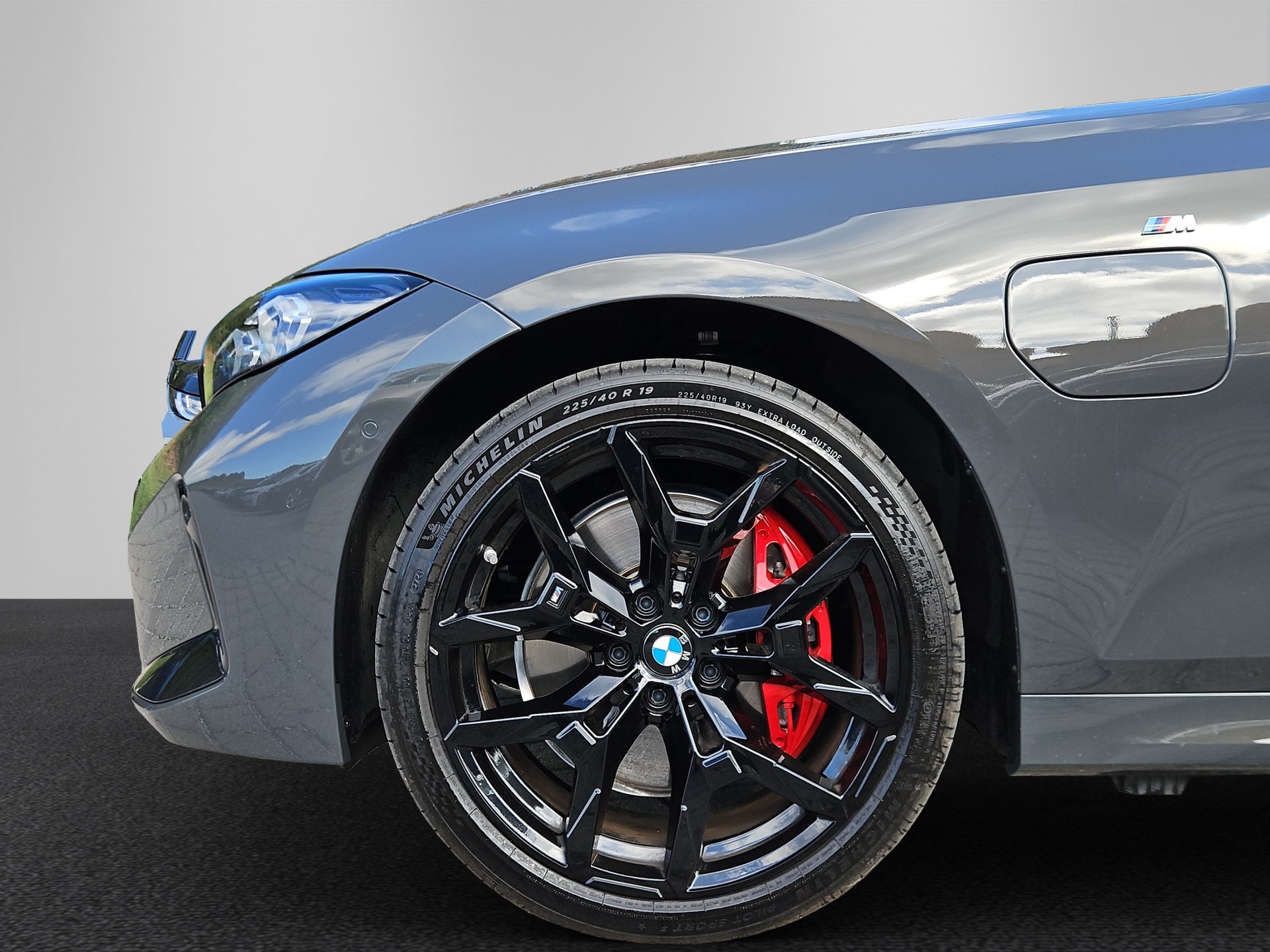 BMW 330e x DriveTouring Steptronic M Sport Pro-image-9