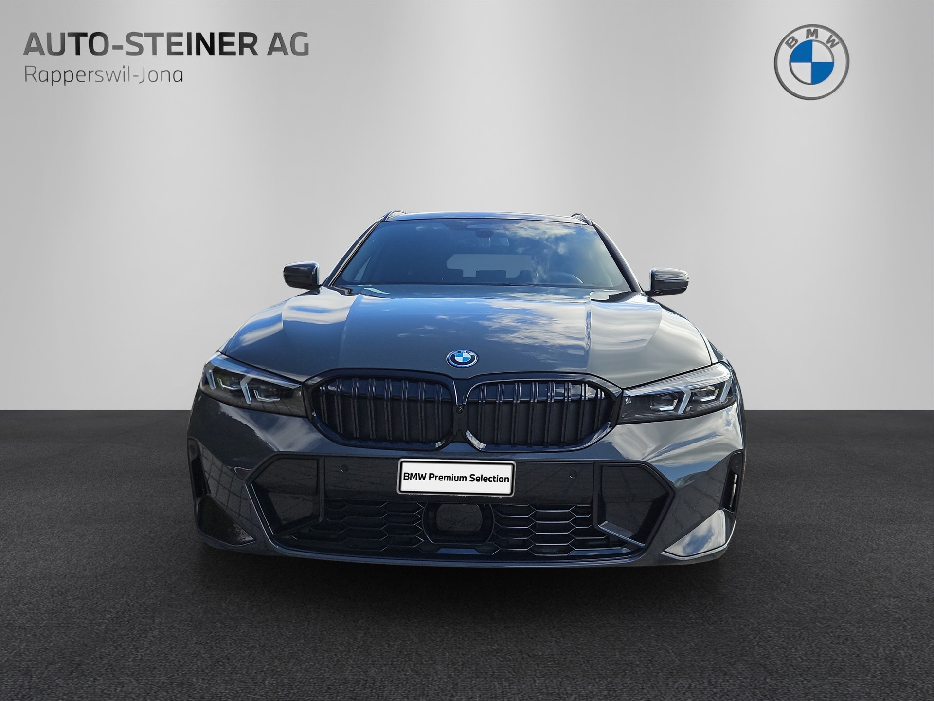 BMW 330e x DriveTouring Steptronic M Sport Pro-image-7