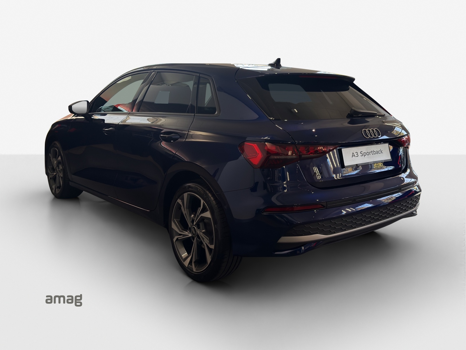 AUDI A3 Sportback TFSI 110 kW Attraction S tronic-image-2