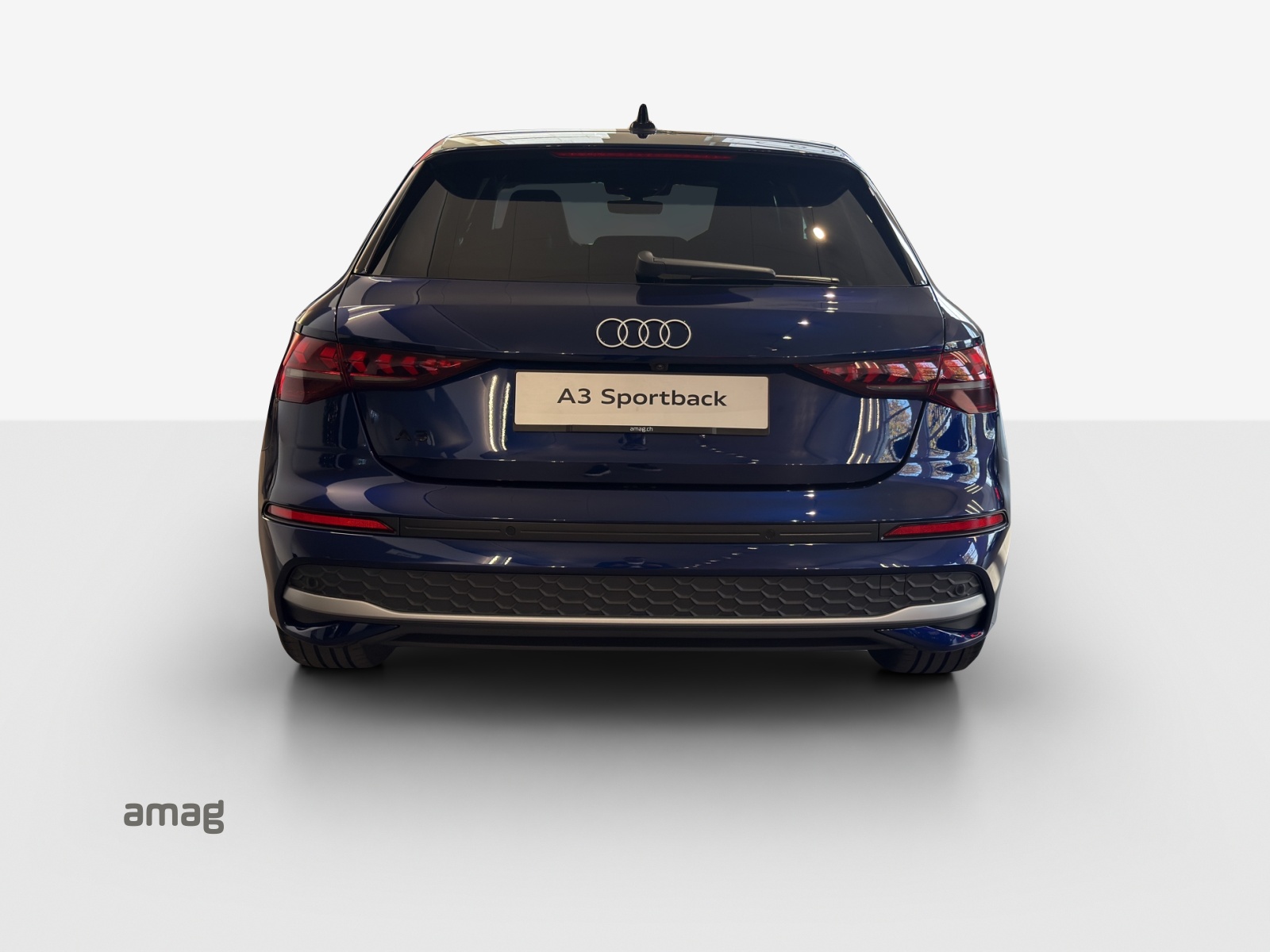 AUDI A3 Sportback TFSI 110 kW Attraction S tronic-image-3