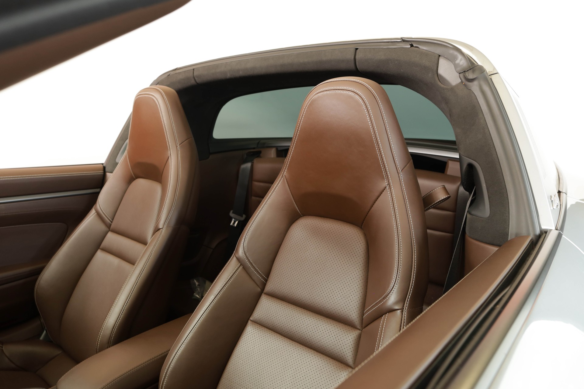 PORSCHE 911 Targa 4 PDK • Échappement sport • BOSE • Cuir intégral brun-image-14