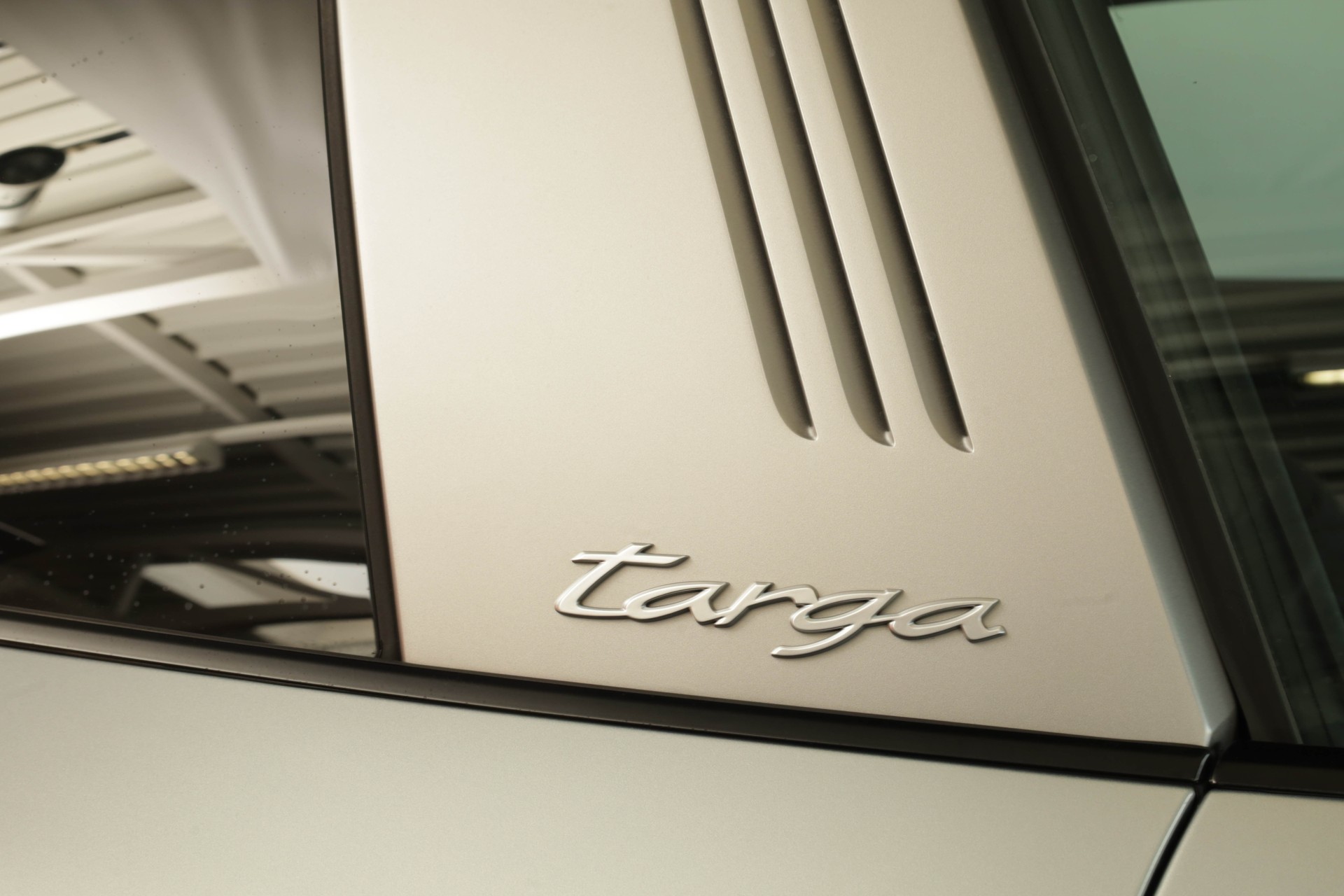 PORSCHE 911 Targa 4 PDK • Échappement sport • BOSE • Cuir intégral brun-image-13