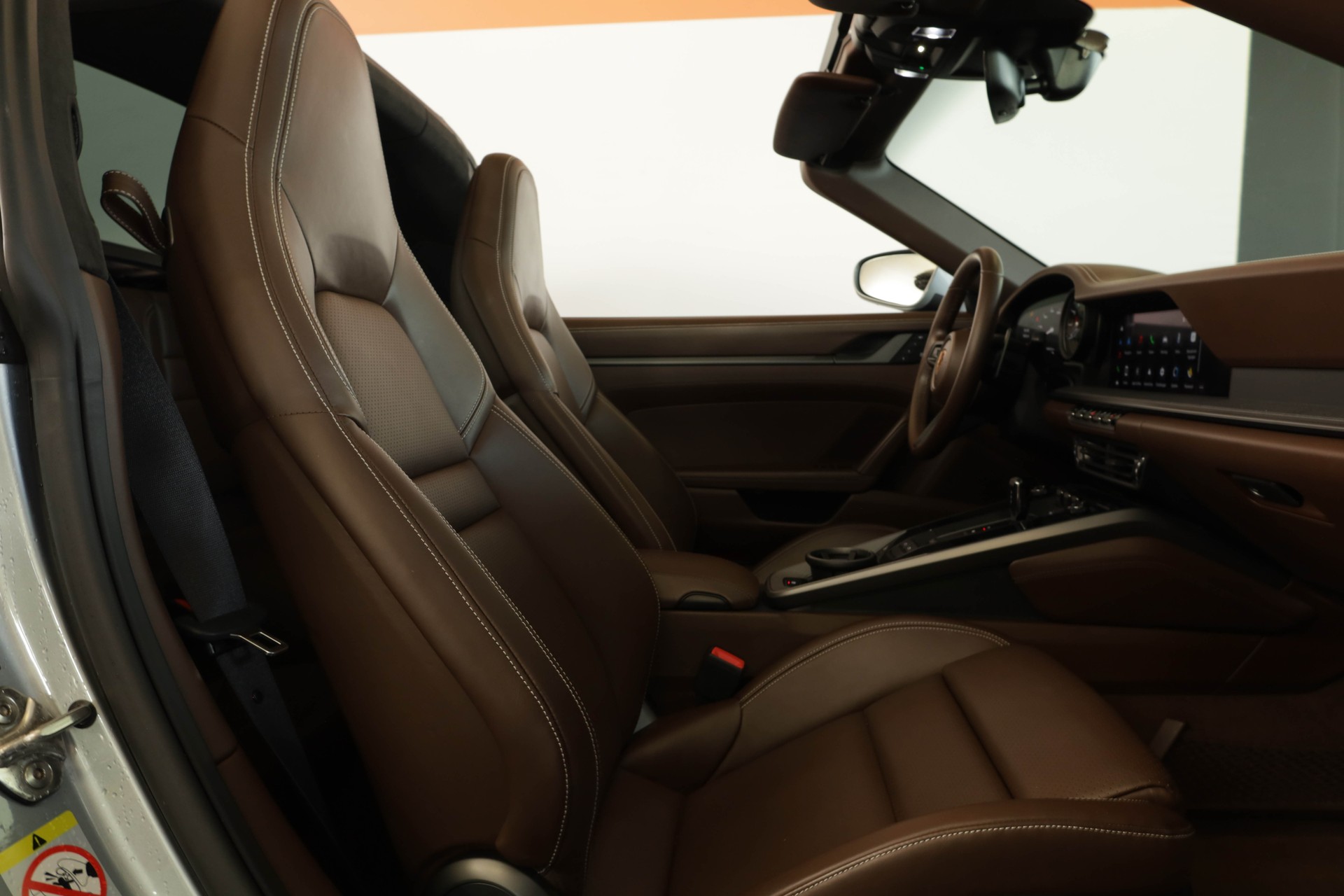 PORSCHE 911 Targa 4 PDK • Échappement sport • BOSE • Cuir intégral brun-image-19