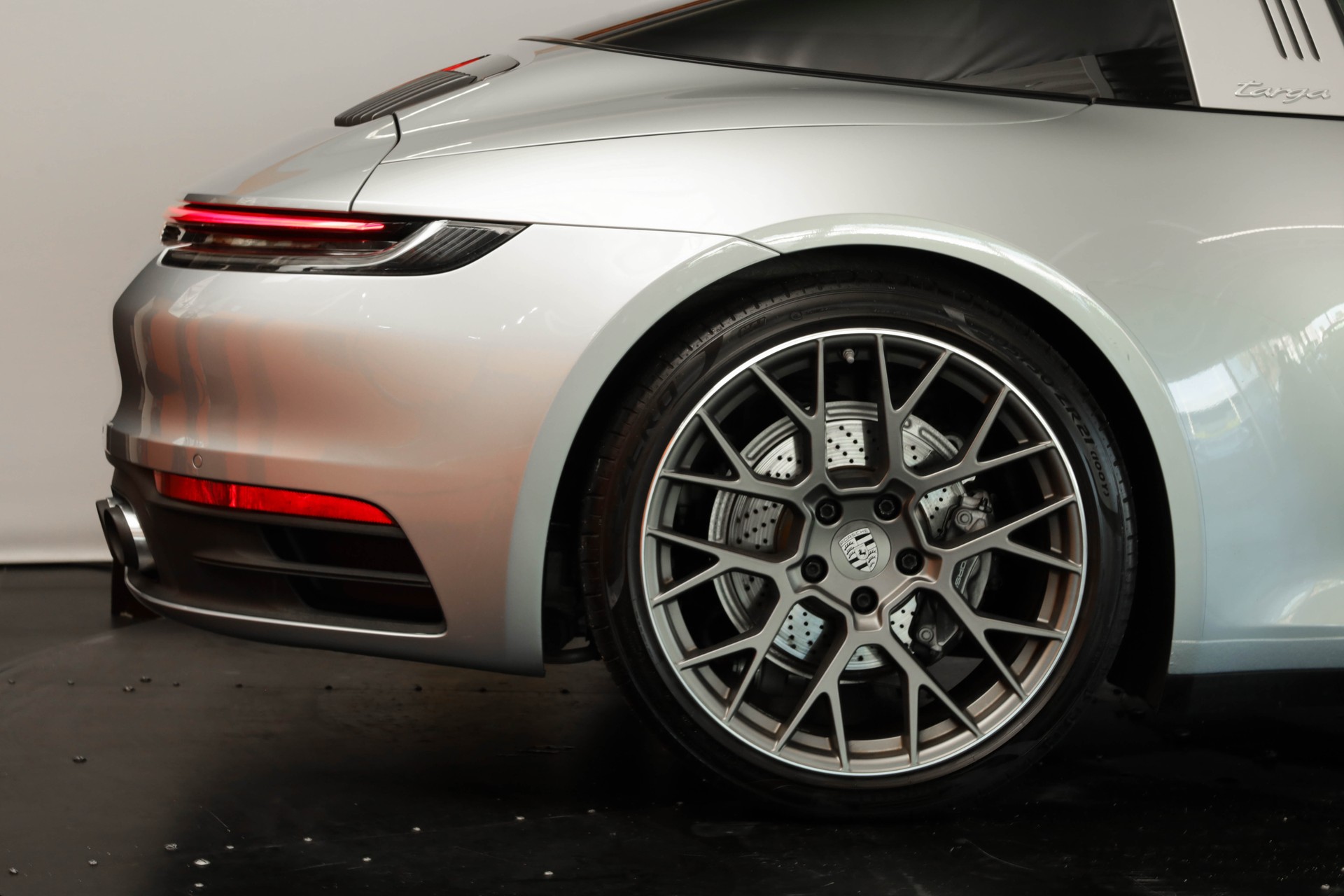 PORSCHE 911 Targa 4 PDK • Échappement sport • BOSE • Cuir intégral brun-image-10
